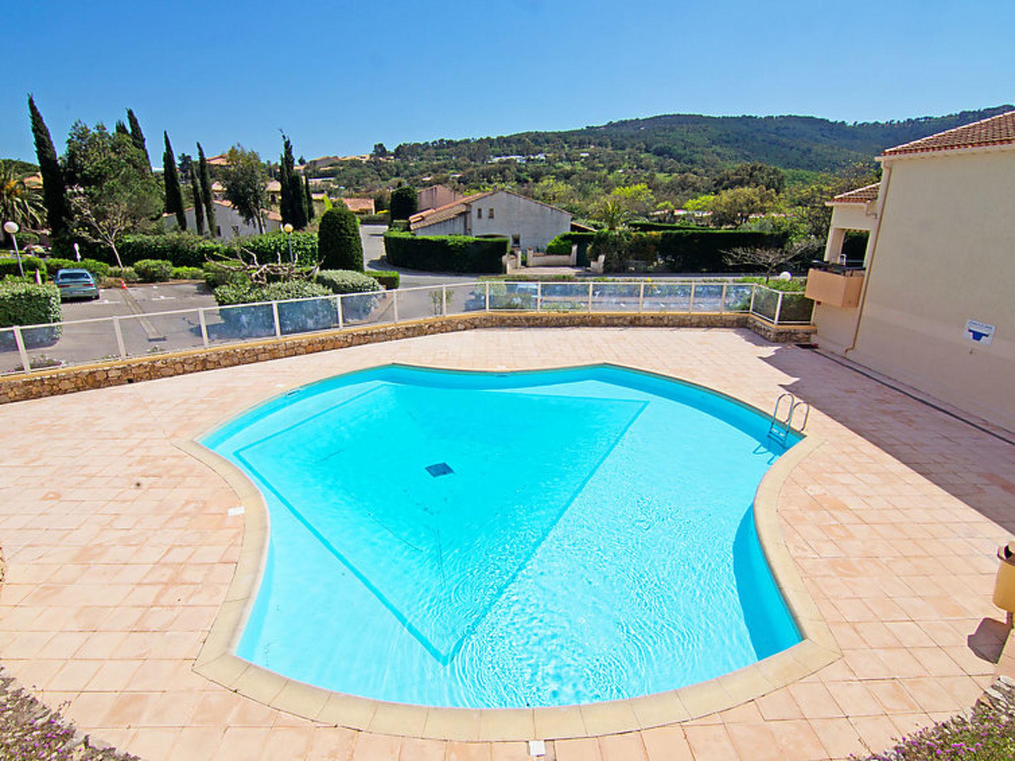 Foto 22 - Casa de 3 habitaciones en Roquebrune-sur-Argens con piscina y vistas al mar
