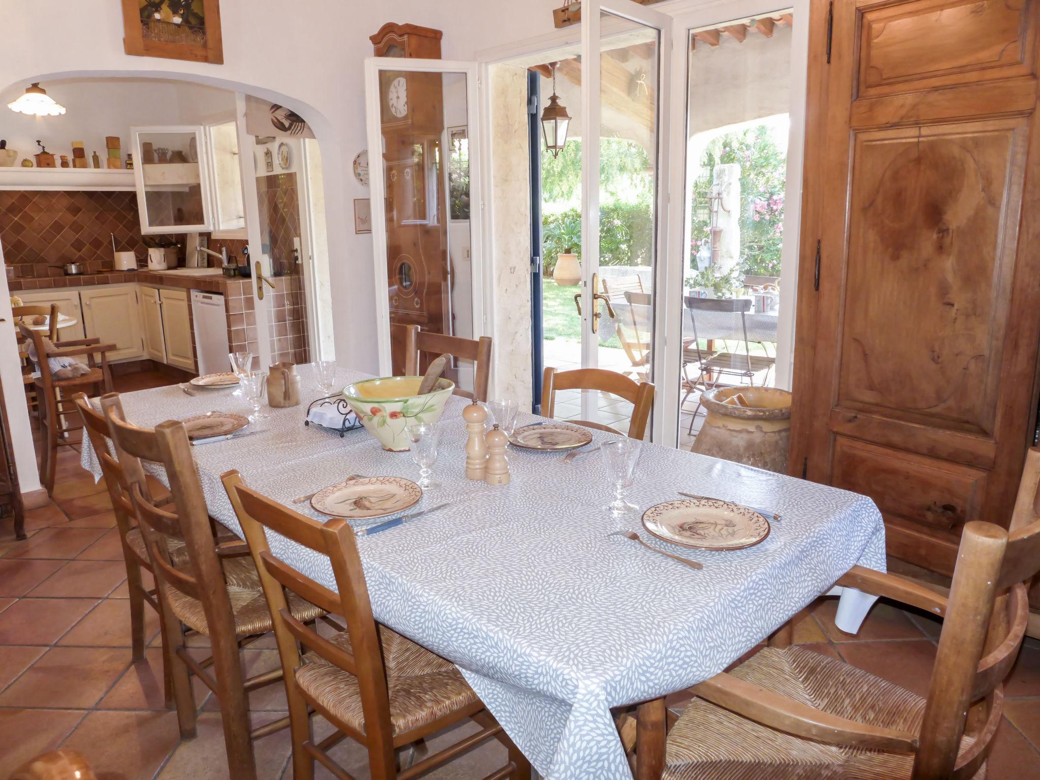 Photo 7 - Maison de 3 chambres à Roquebrune-sur-Argens avec piscine et jardin