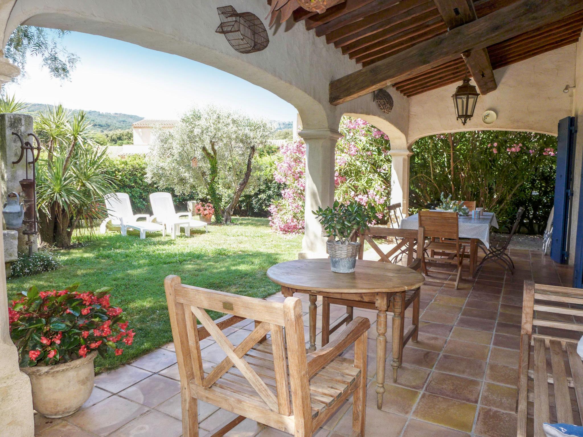 Foto 21 - Haus mit 3 Schlafzimmern in Roquebrune-sur-Argens mit schwimmbad und blick aufs meer