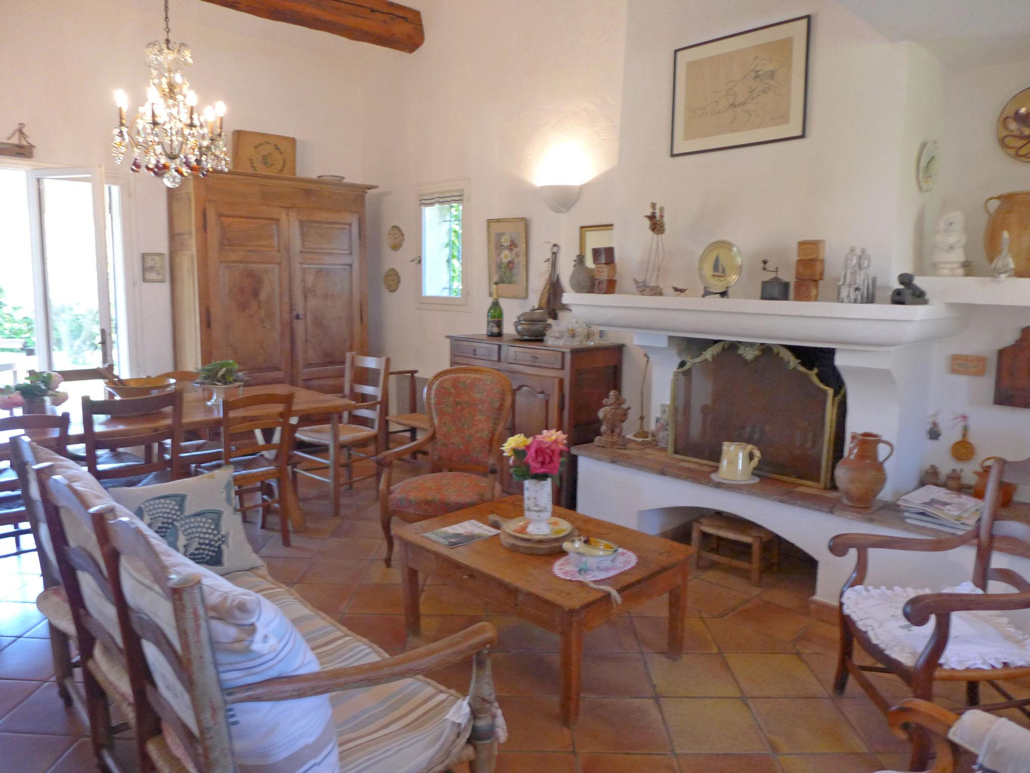 Photo 3 - Maison de 3 chambres à Roquebrune-sur-Argens avec piscine et vues à la mer