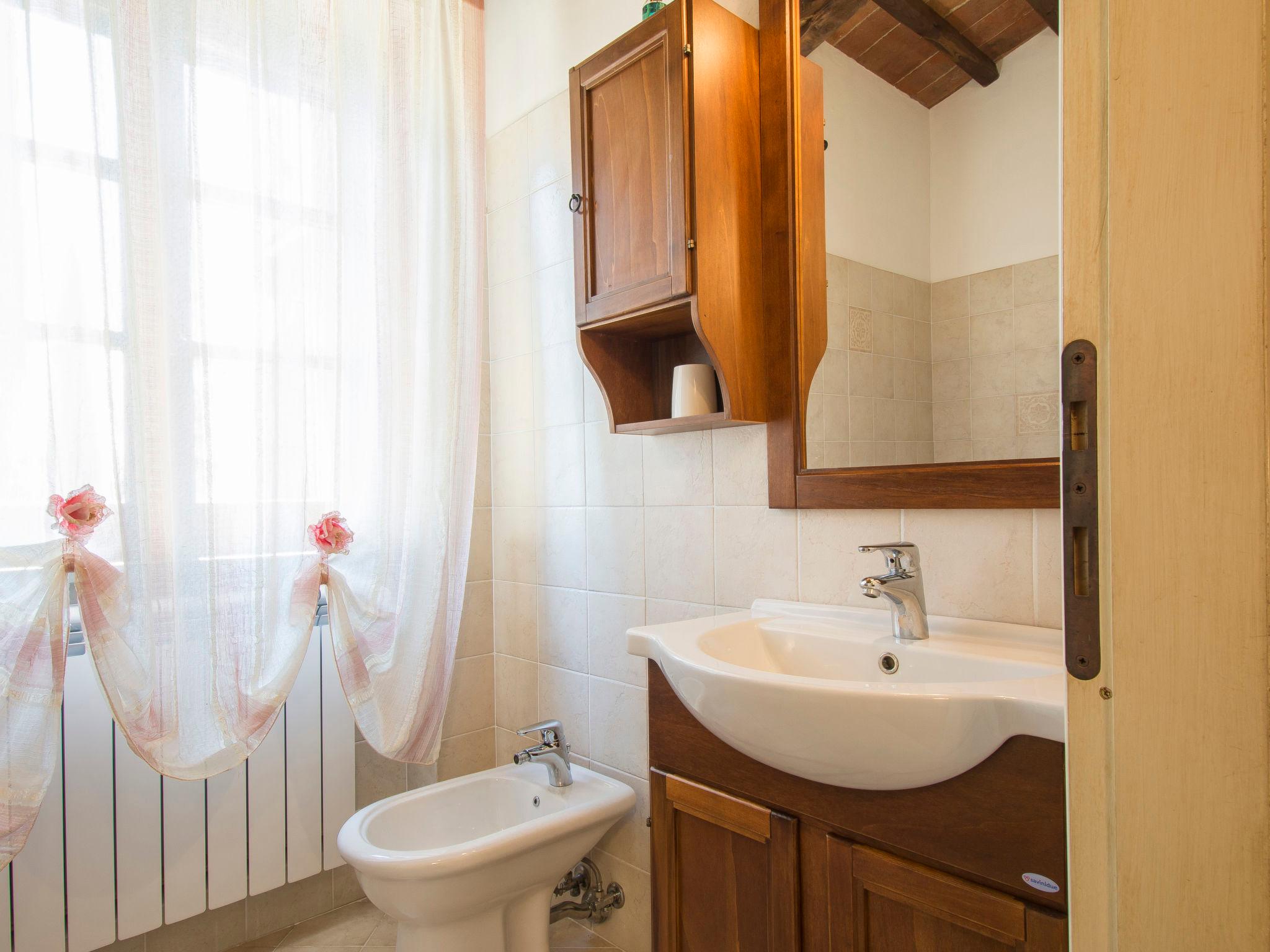 Photo 19 - 4 bedroom House in Civitella in Val di Chiana with private pool and garden