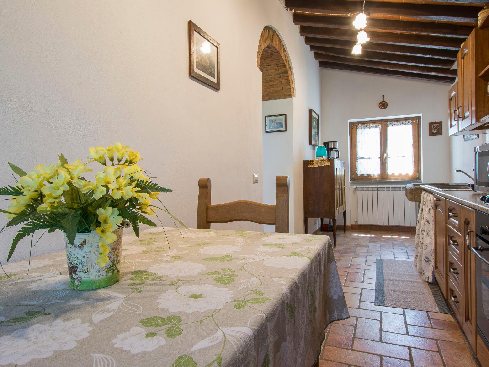 Photo 8 - 4 bedroom House in Civitella in Val di Chiana with private pool and garden