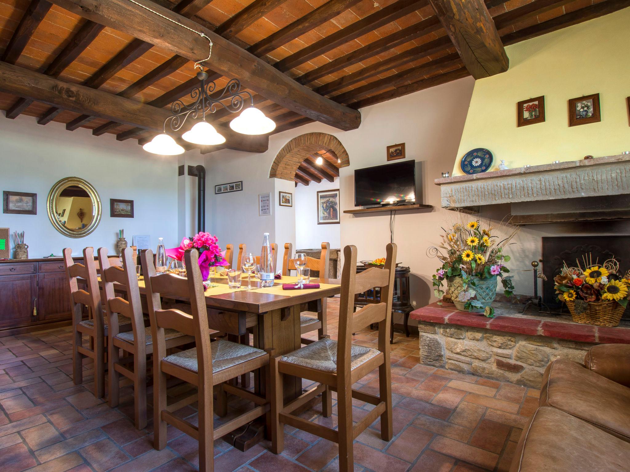 Foto 4 - Haus mit 4 Schlafzimmern in Civitella in Val di Chiana mit privater pool und garten