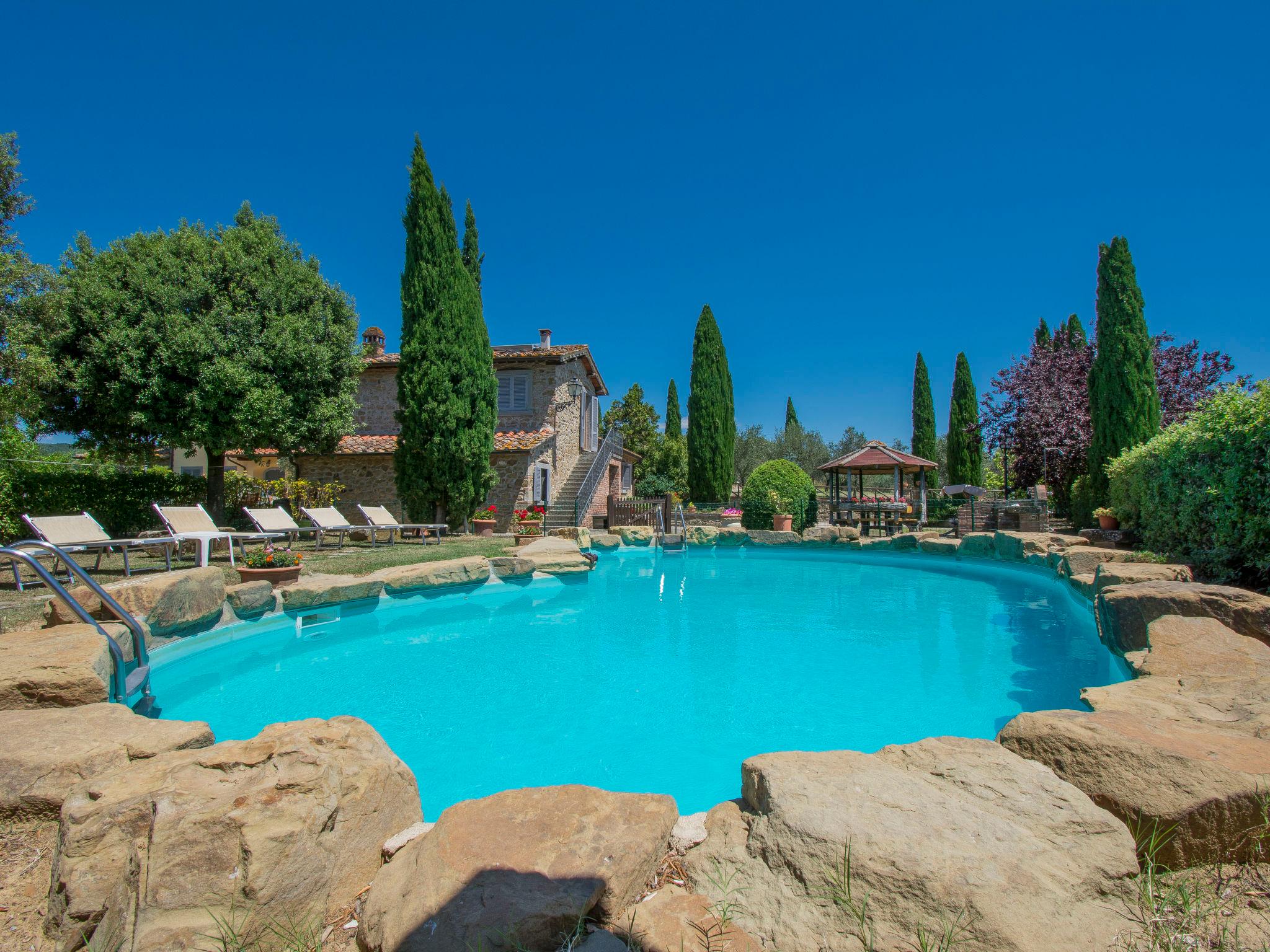 Foto 2 - Casa de 4 quartos em Civitella in Val di Chiana com piscina privada e jardim