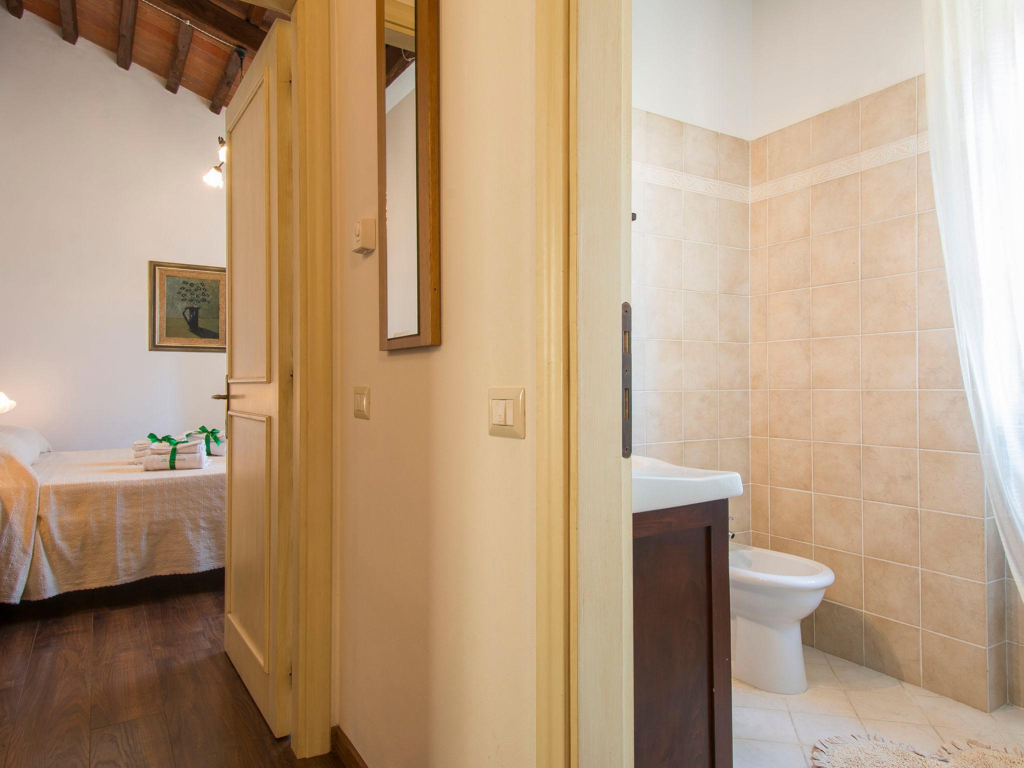 Photo 14 - 4 bedroom House in Civitella in Val di Chiana with private pool and garden