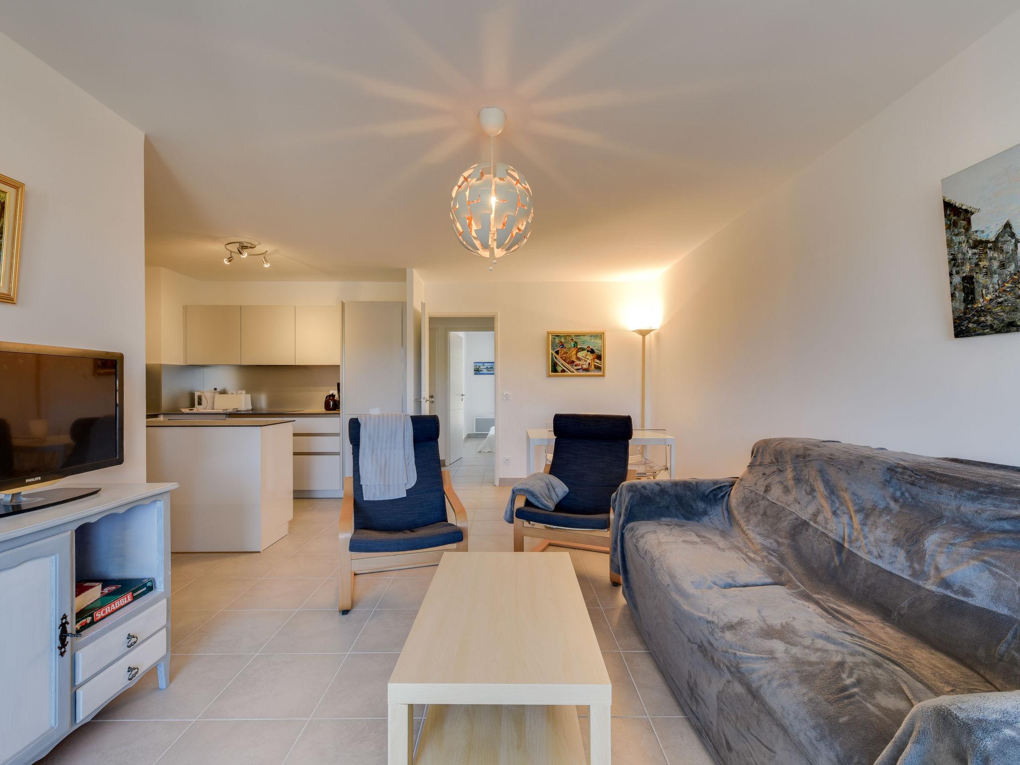 Foto 3 - Appartamento con 2 camere da letto a Cavalaire-sur-Mer con terrazza e vista mare