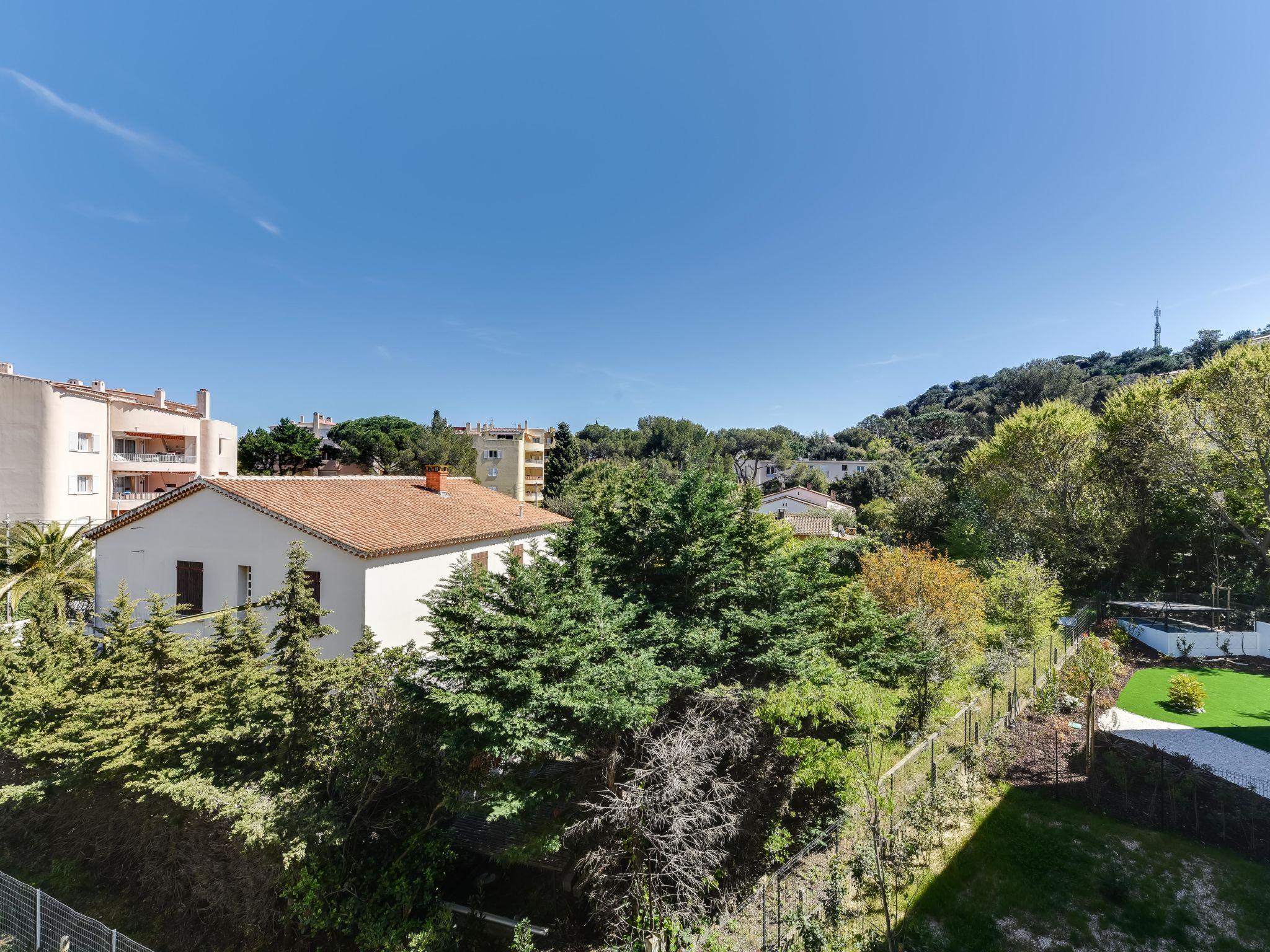 Foto 12 - Apartment mit 2 Schlafzimmern in Cavalaire-sur-Mer mit terrasse und blick aufs meer