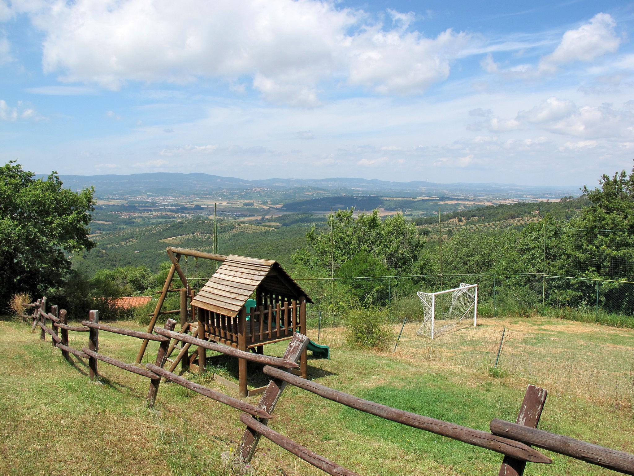 Photo 30 - Maison de 2 chambres à Paciano avec piscine et vues sur la montagne