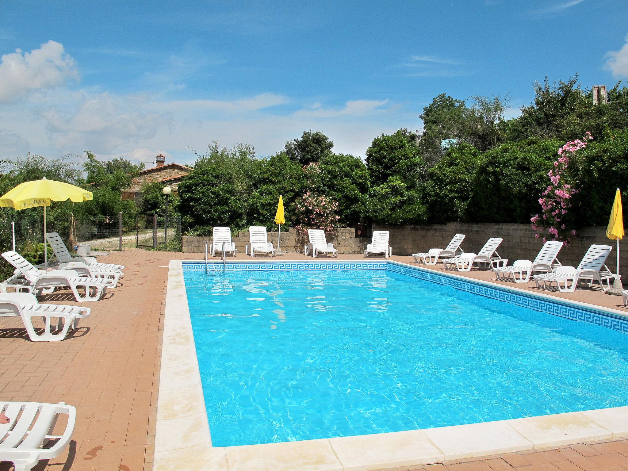 Foto 2 - Casa con 2 camere da letto a Paciano con piscina e vista sulle montagne