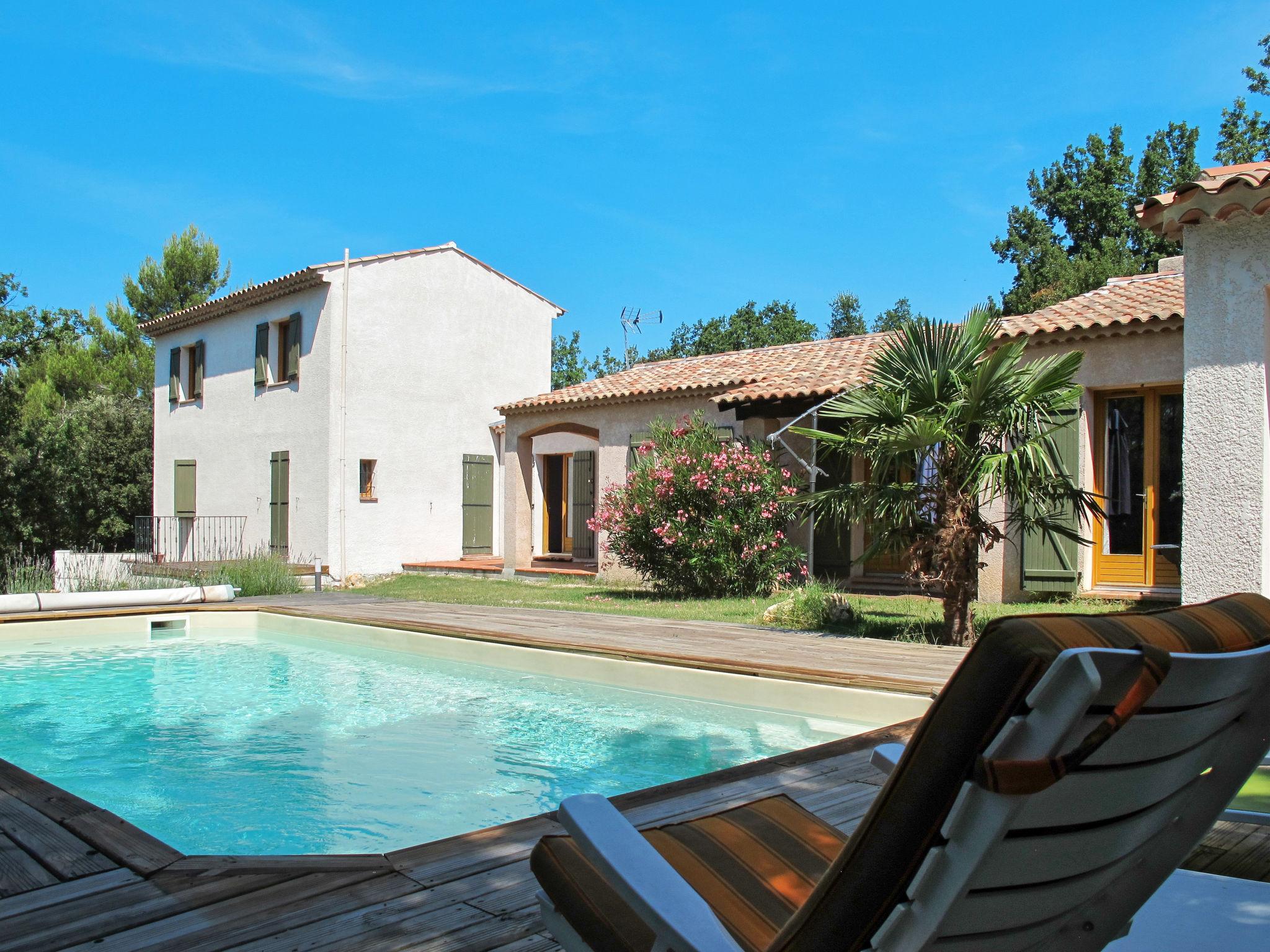 Photo 17 - Maison de 4 chambres à Régusse avec piscine privée et jardin