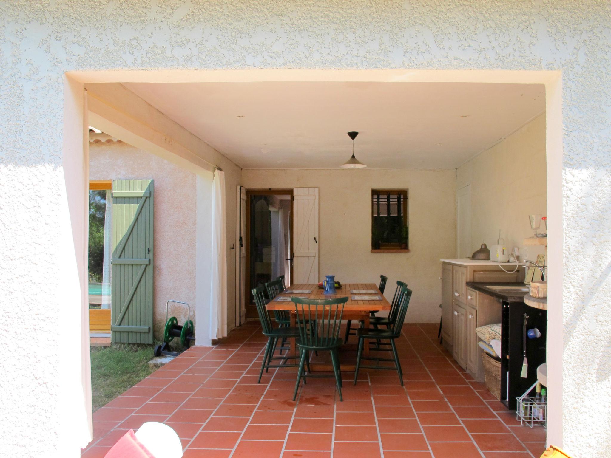 Photo 18 - Maison de 4 chambres à Régusse avec piscine privée et jardin