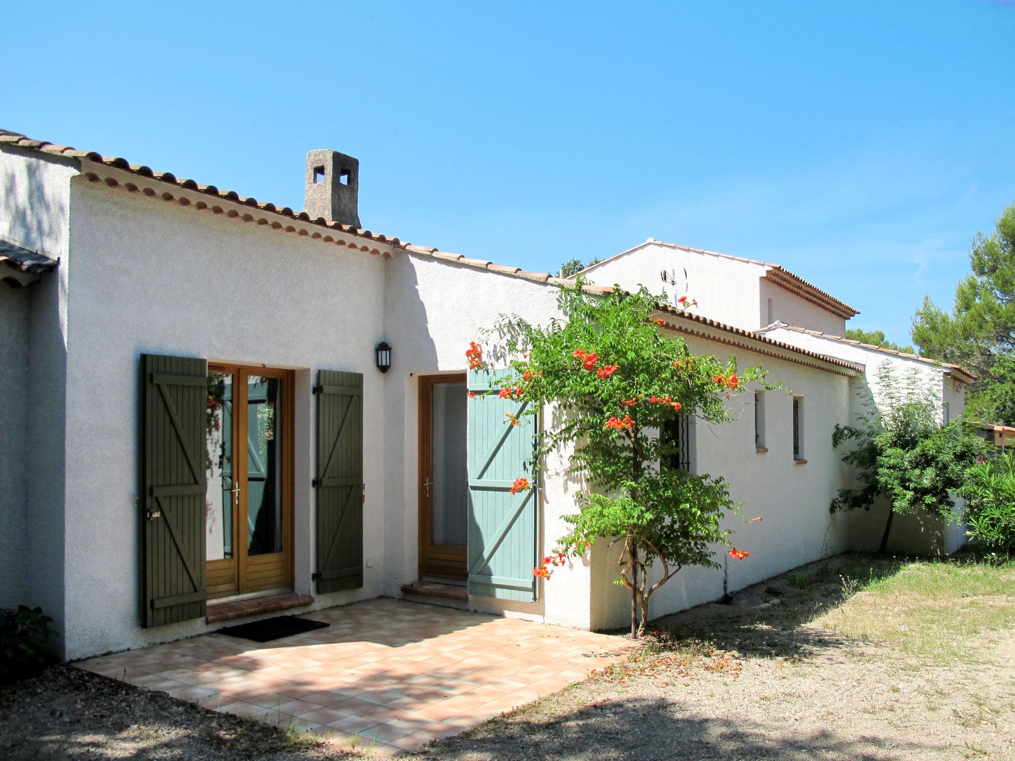 Foto 6 - Casa de 4 quartos em Régusse com piscina privada e jardim