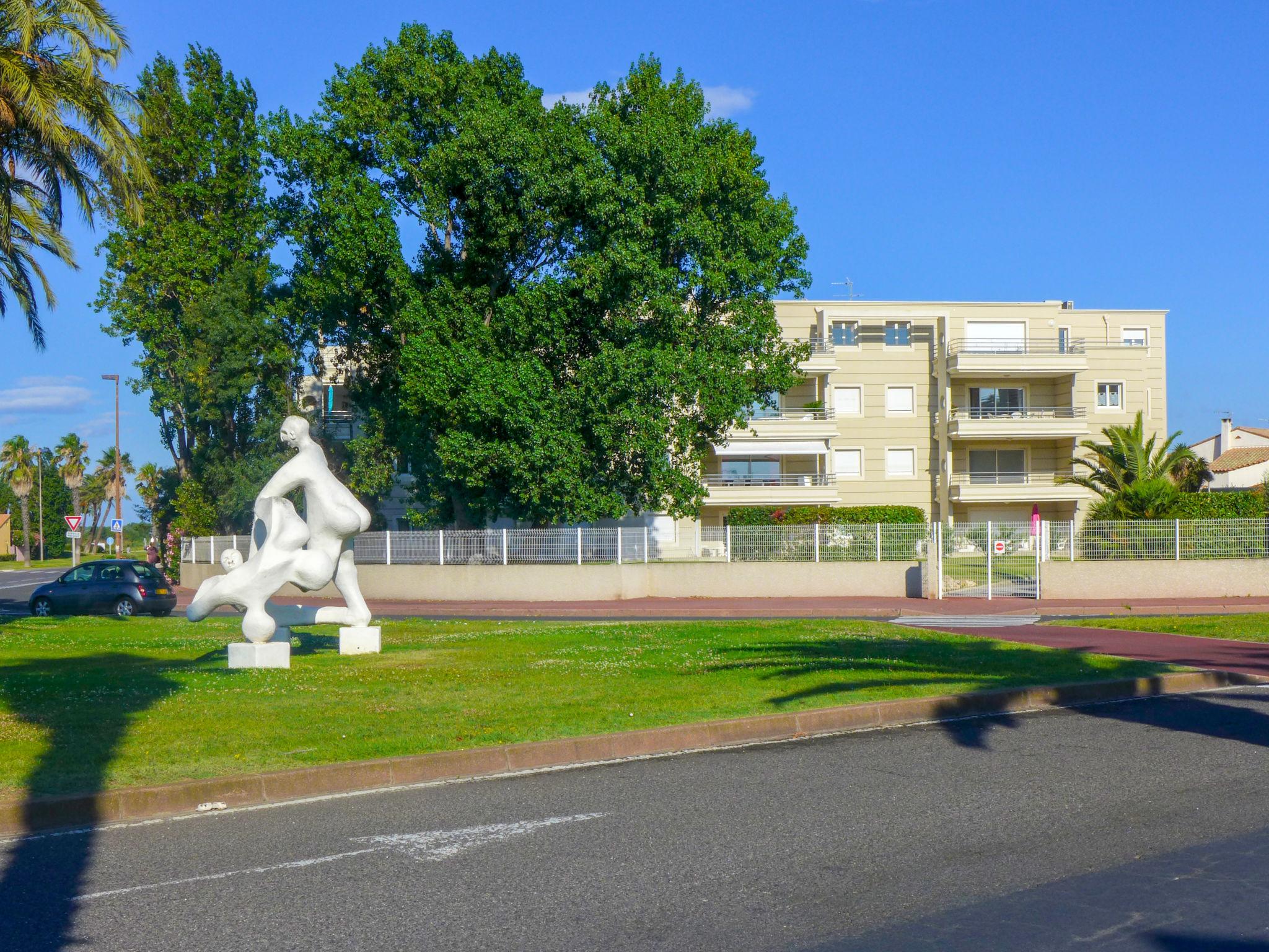 Foto 20 - Appartamento con 2 camere da letto a Canet-en-Roussillon con terrazza e vista mare