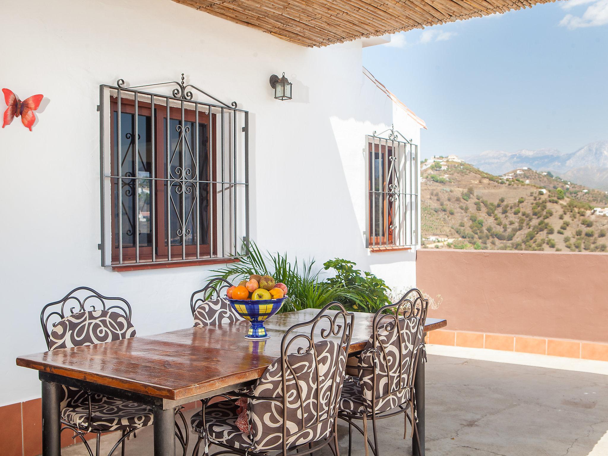 Photo 3 - Maison de 2 chambres à Torrox avec piscine privée et vues à la mer