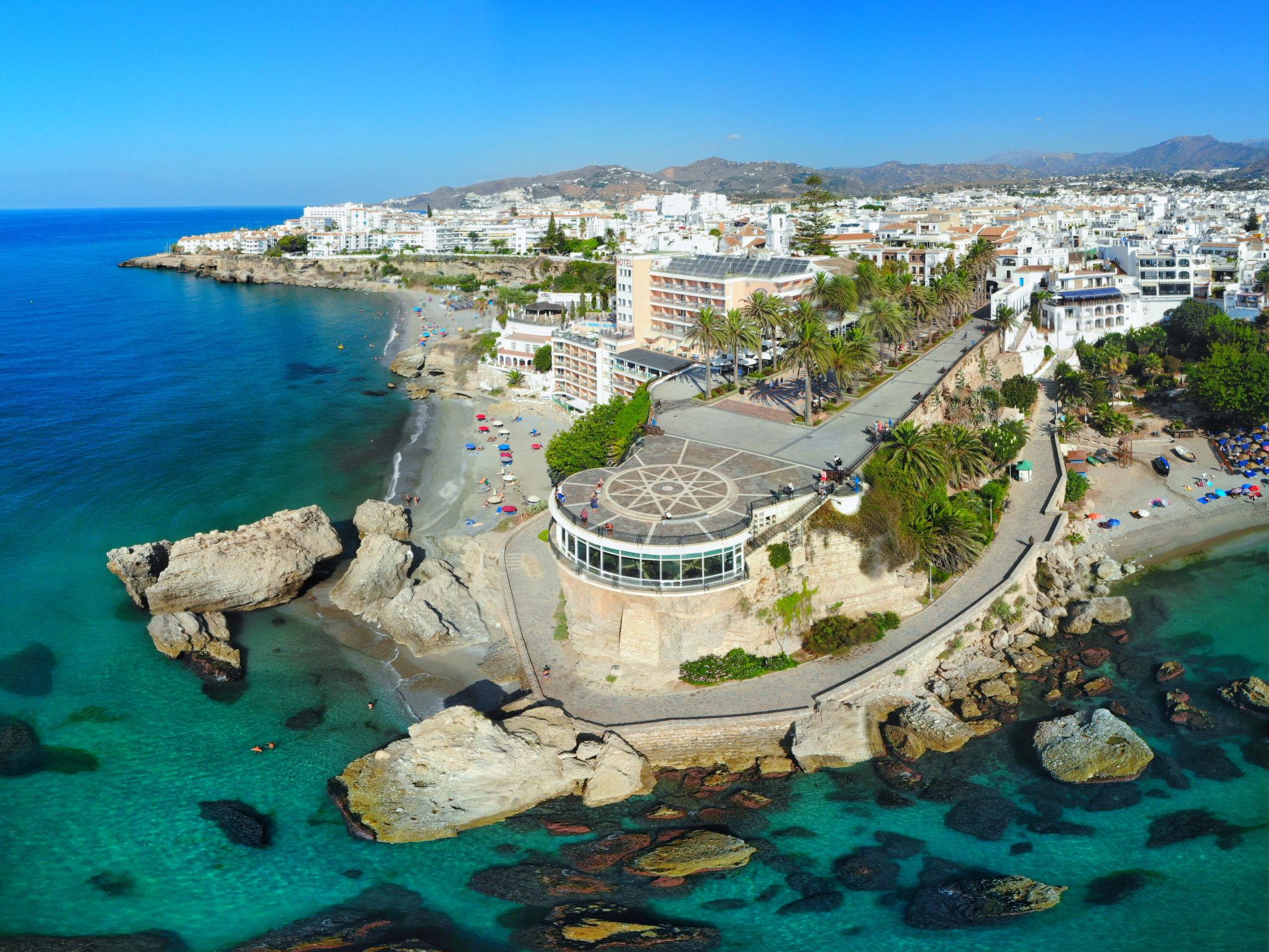 Foto 17 - Appartamento con 2 camere da letto a Nerja con piscina e terrazza