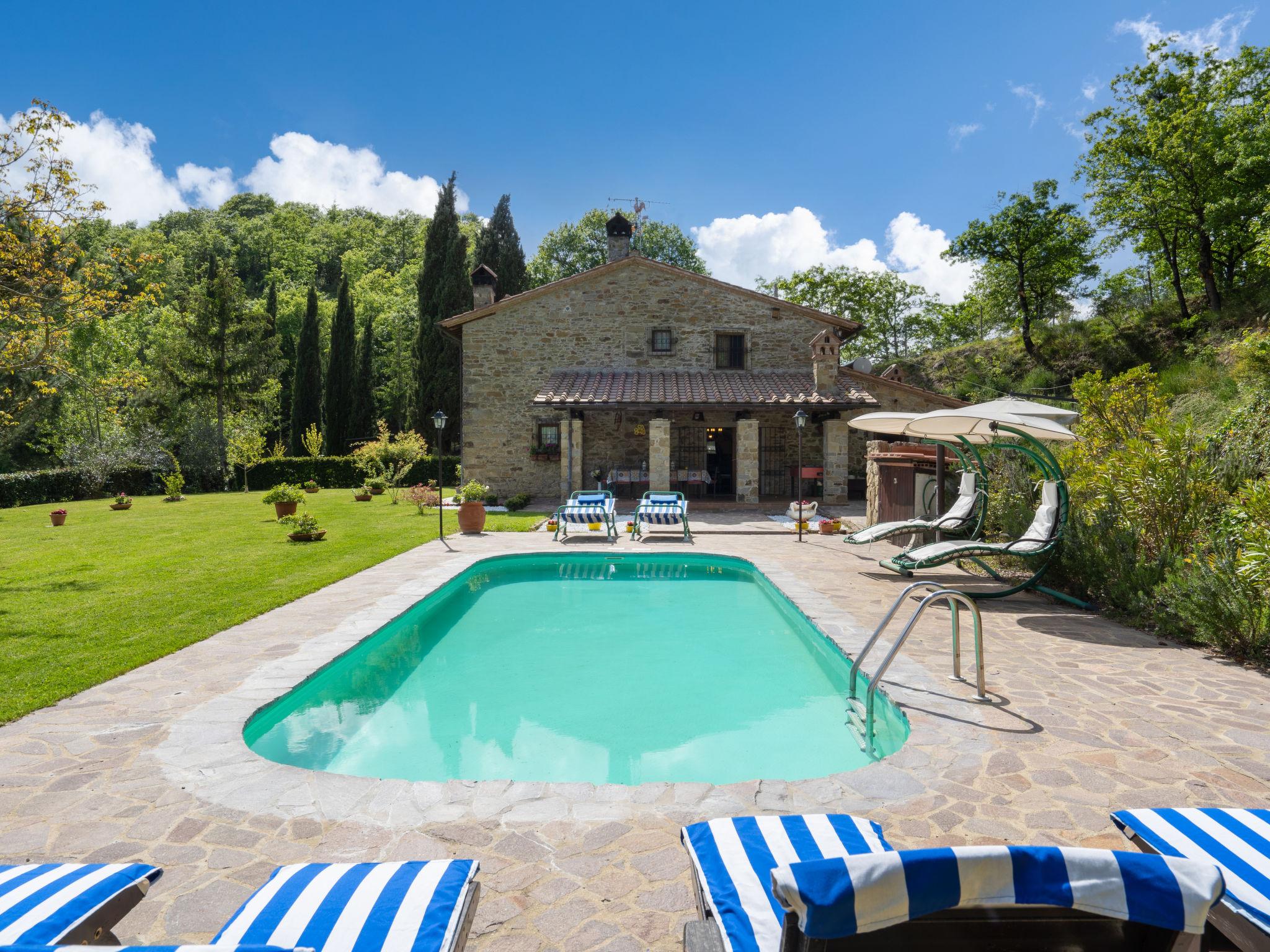 Foto 3 - Casa de 5 habitaciones en Arezzo con piscina privada y jardín