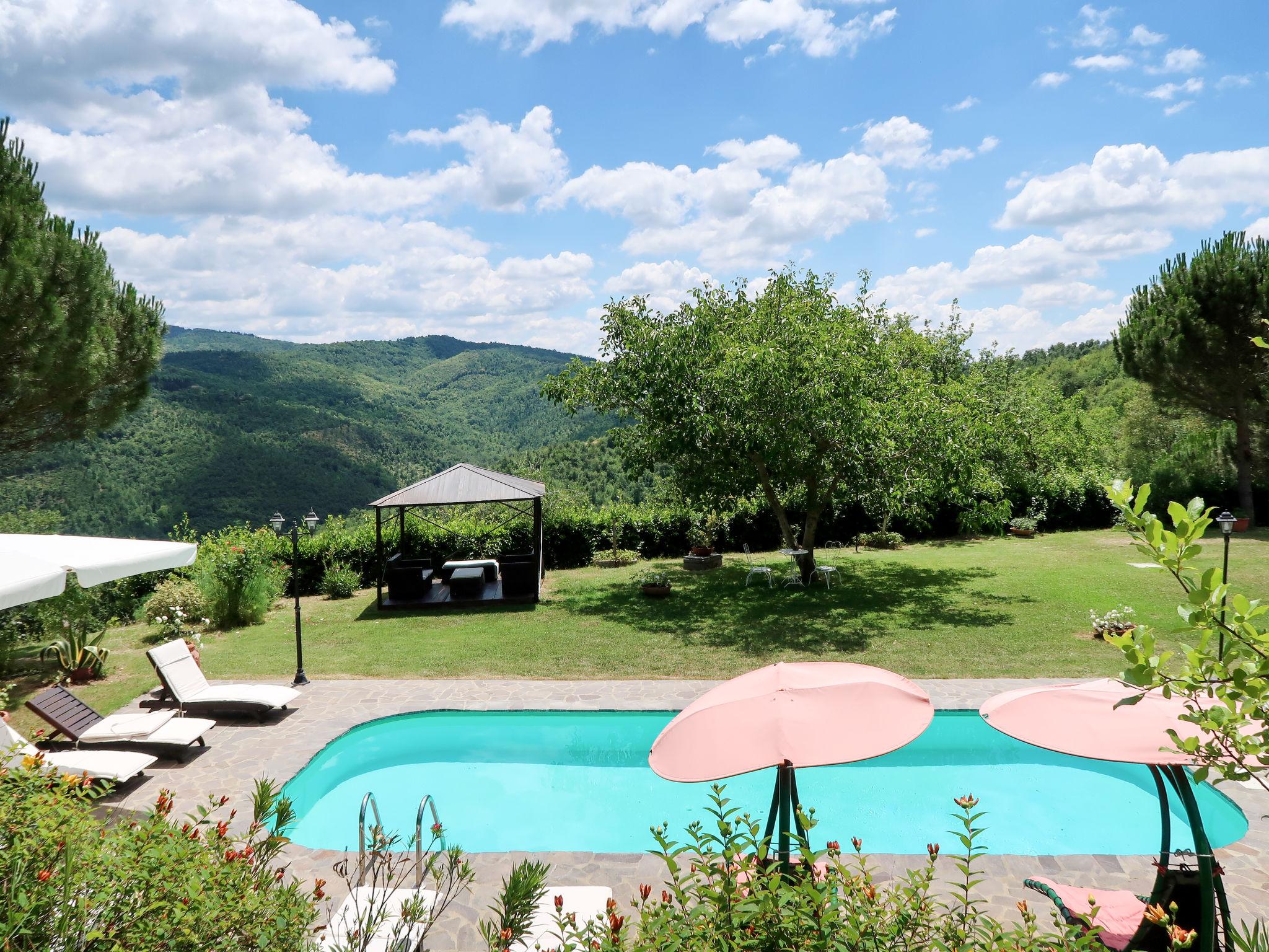 Foto 42 - Casa de 5 habitaciones en Arezzo con piscina privada y jardín