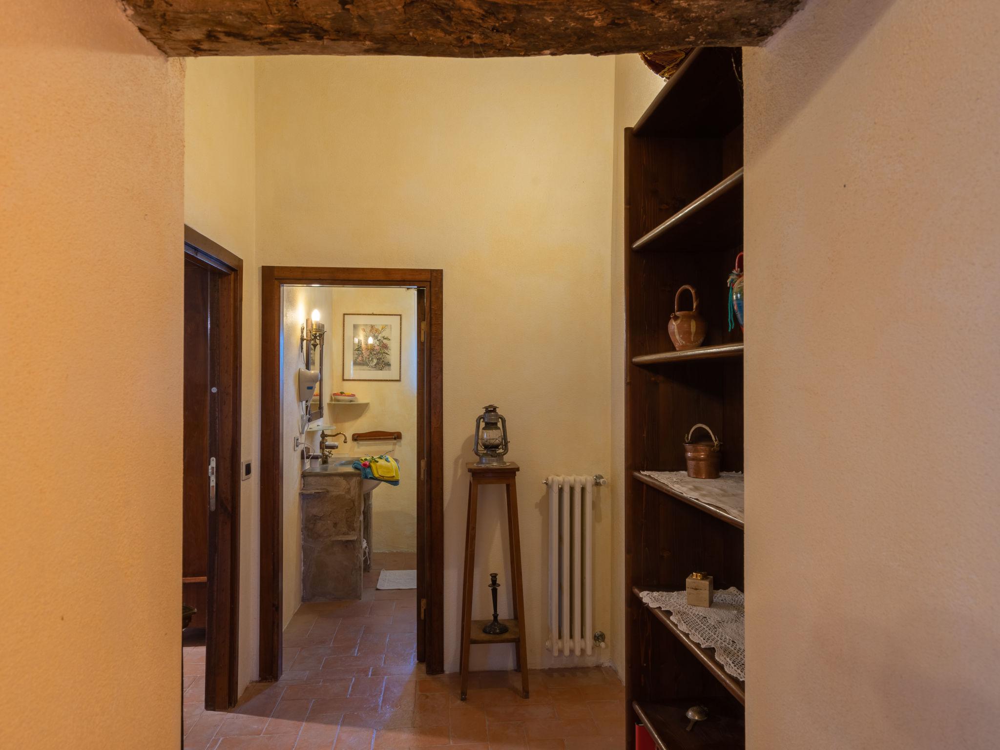 Photo 27 - 5 bedroom House in Arezzo with private pool and garden