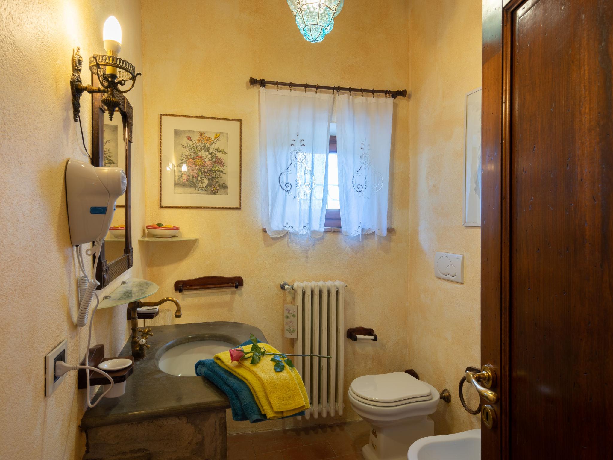 Foto 17 - Casa de 5 quartos em Arezzo com piscina privada e jardim