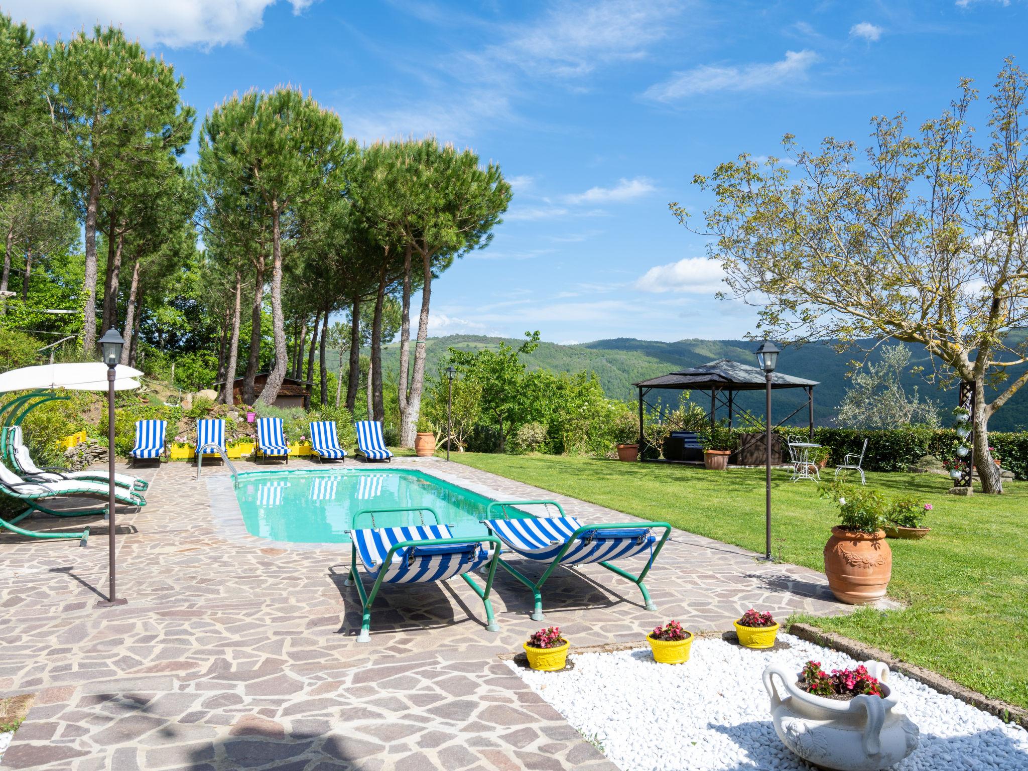 Photo 2 - Maison de 5 chambres à Arezzo avec piscine privée et jardin