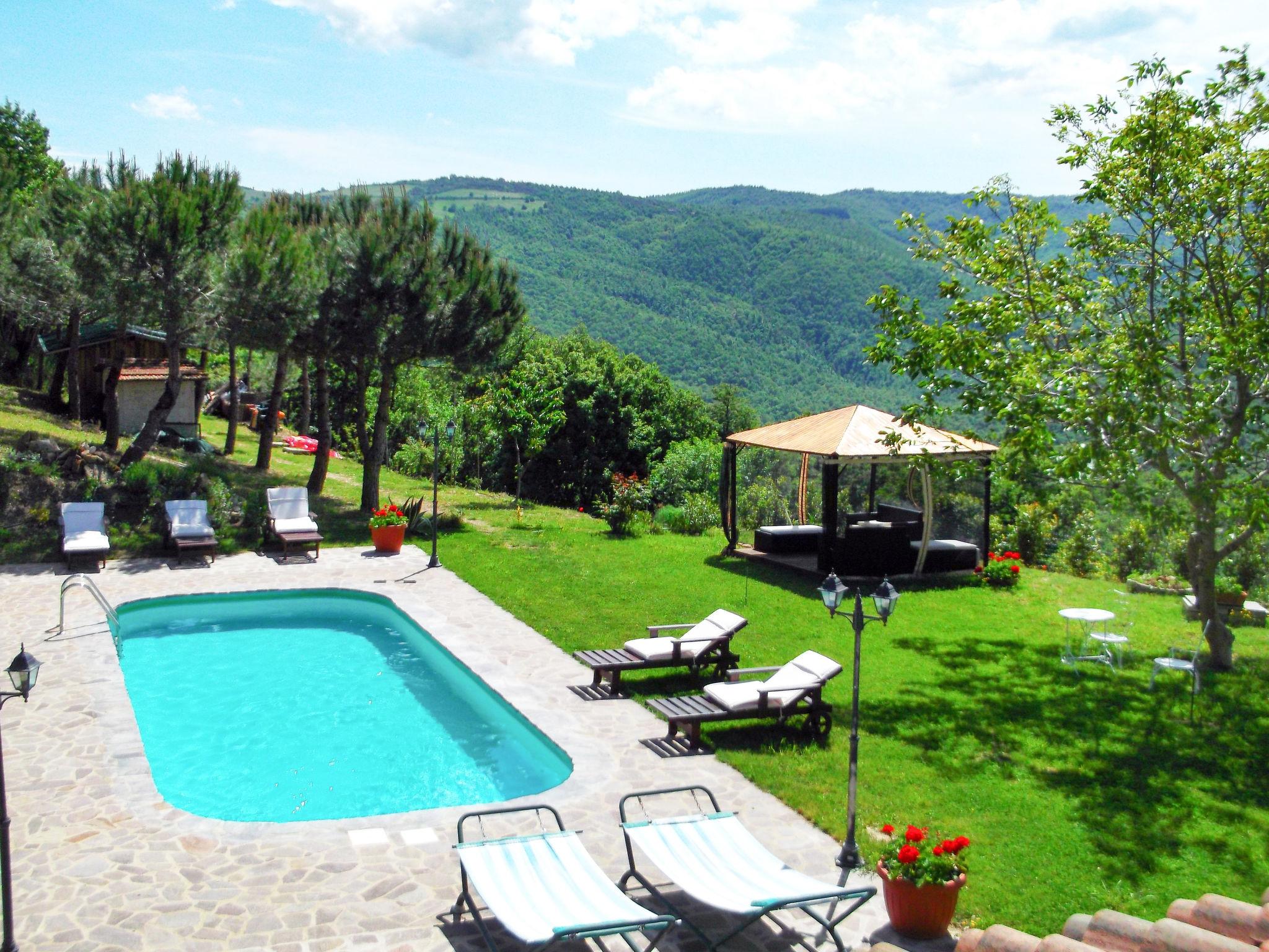 Foto 43 - Haus mit 5 Schlafzimmern in Arezzo mit privater pool und garten