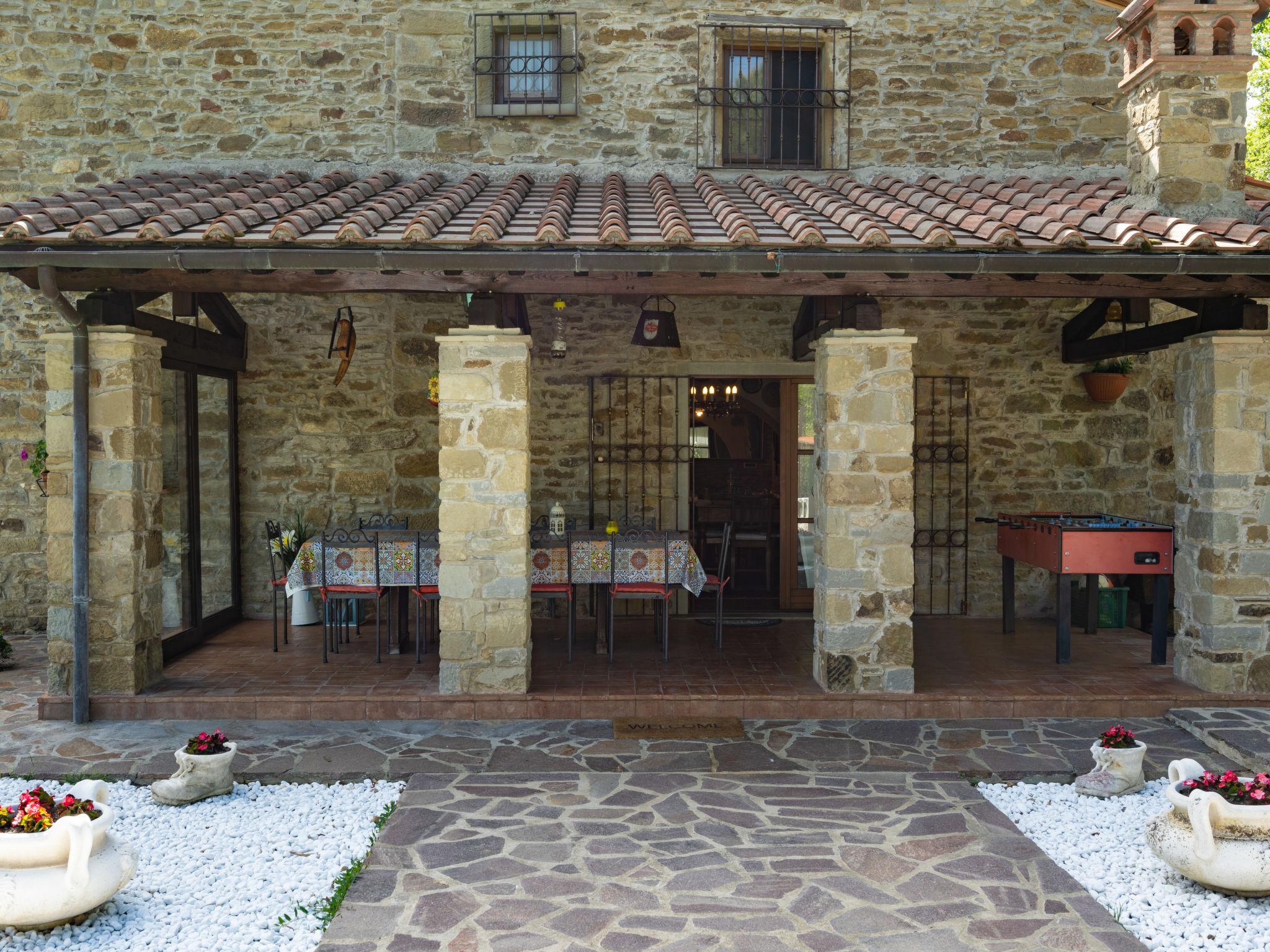 Foto 36 - Casa de 5 habitaciones en Arezzo con piscina privada y jardín
