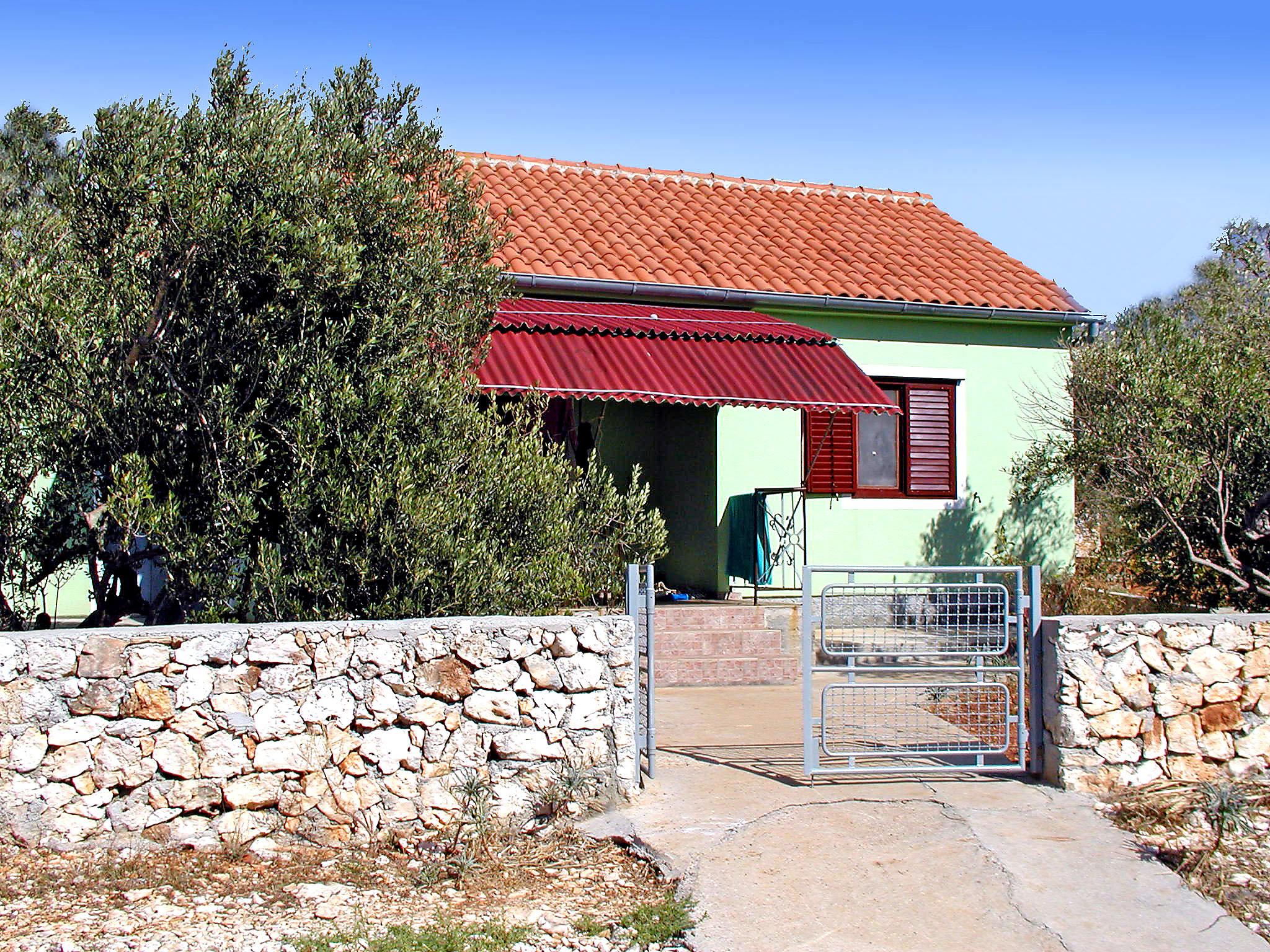 Foto 10 - Casa con 2 camere da letto a Pašman con giardino e terrazza