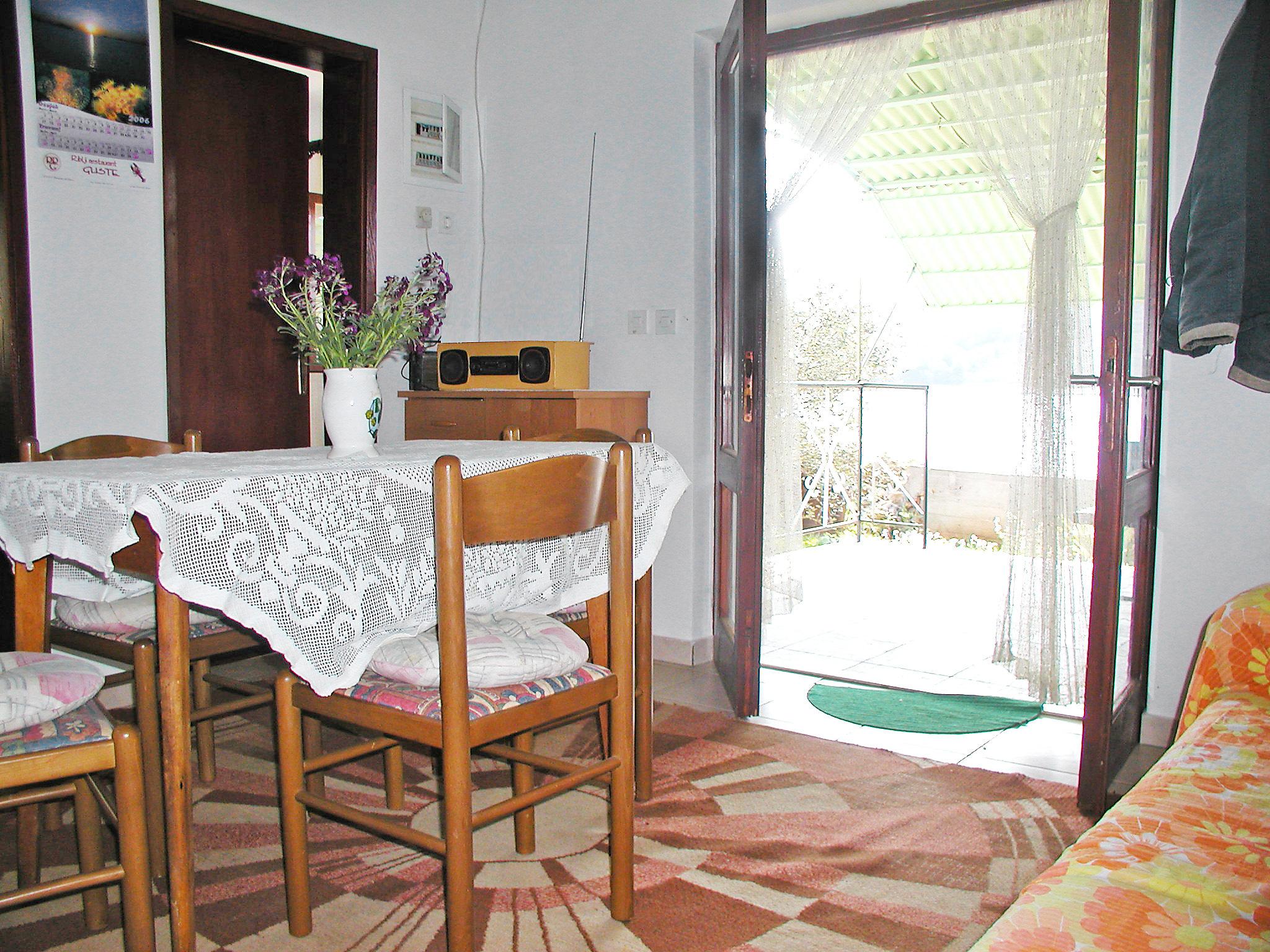 Photo 3 - 2 bedroom House in Pašman with terrace and sea view