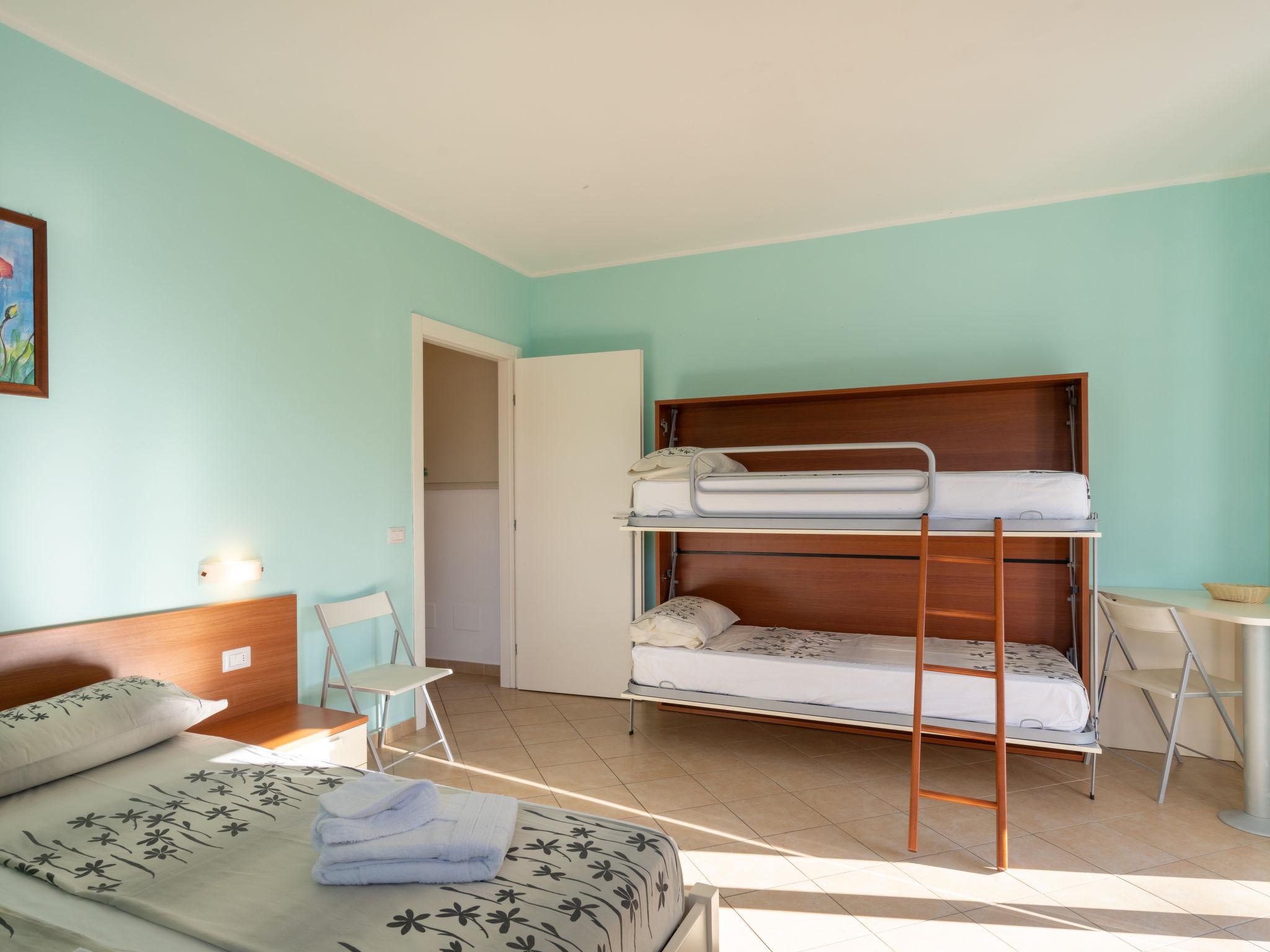 Foto 8 - Apartment mit 1 Schlafzimmer in Pietrabruna mit schwimmbad und garten