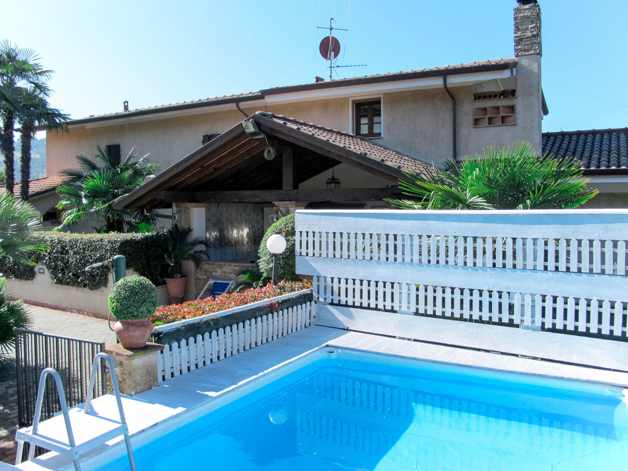 Photo 35 - Appartement de 2 chambres à Camaiore avec piscine privée et vues à la mer