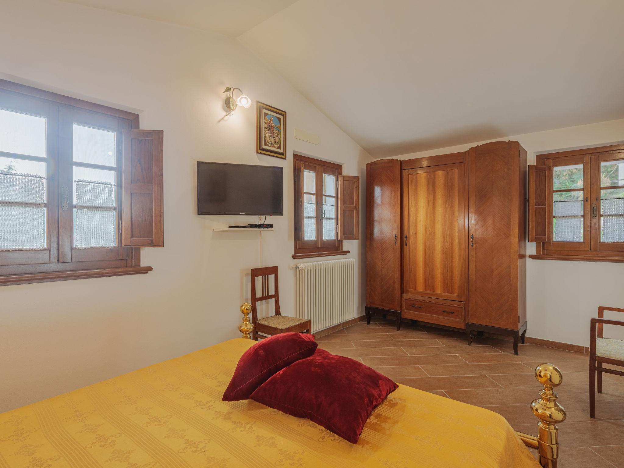 Photo 15 - 2 bedroom Apartment in Camaiore with private pool and garden