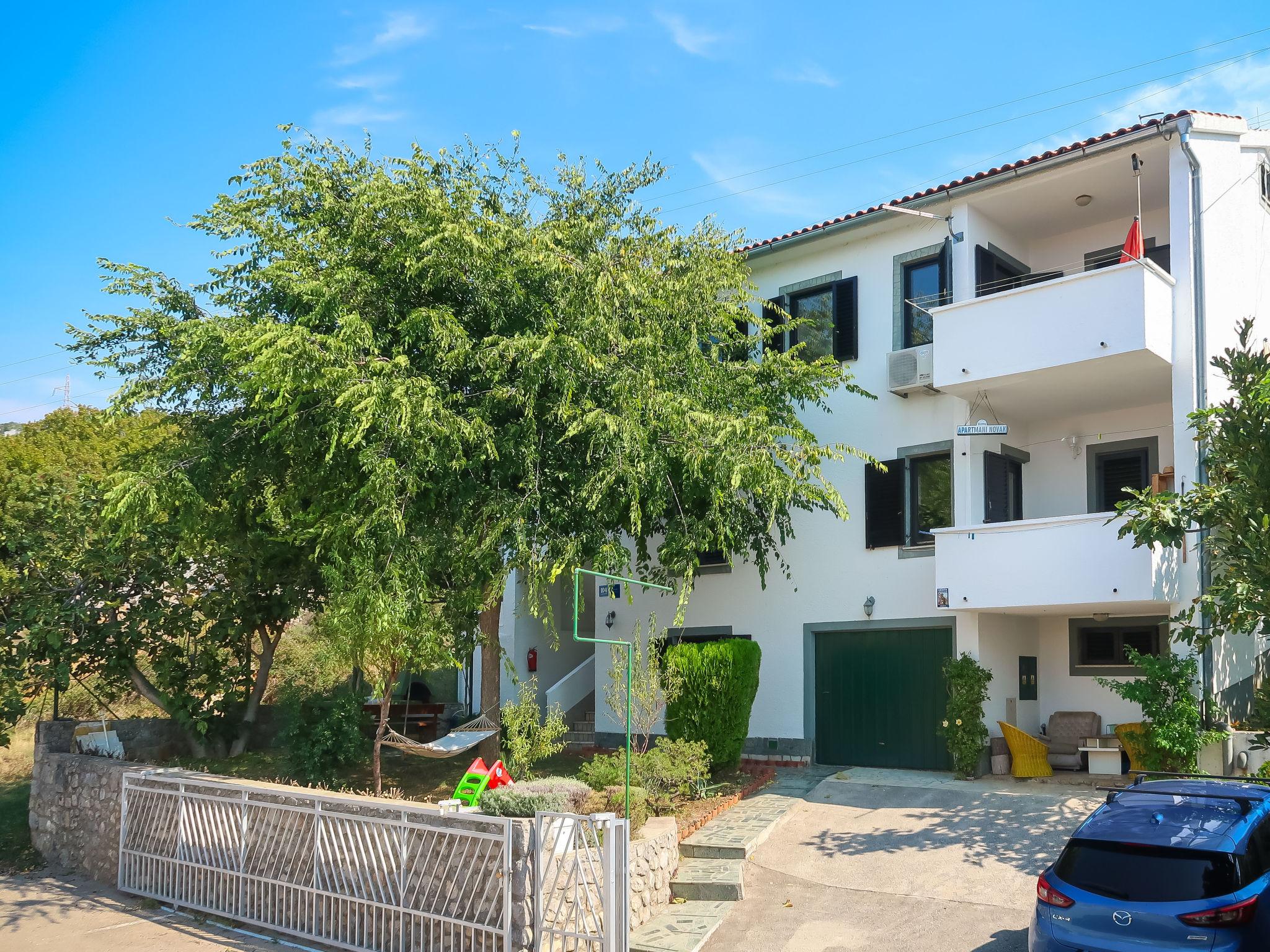 Photo 17 - Appartement de 2 chambres à Senj avec jardin et terrasse