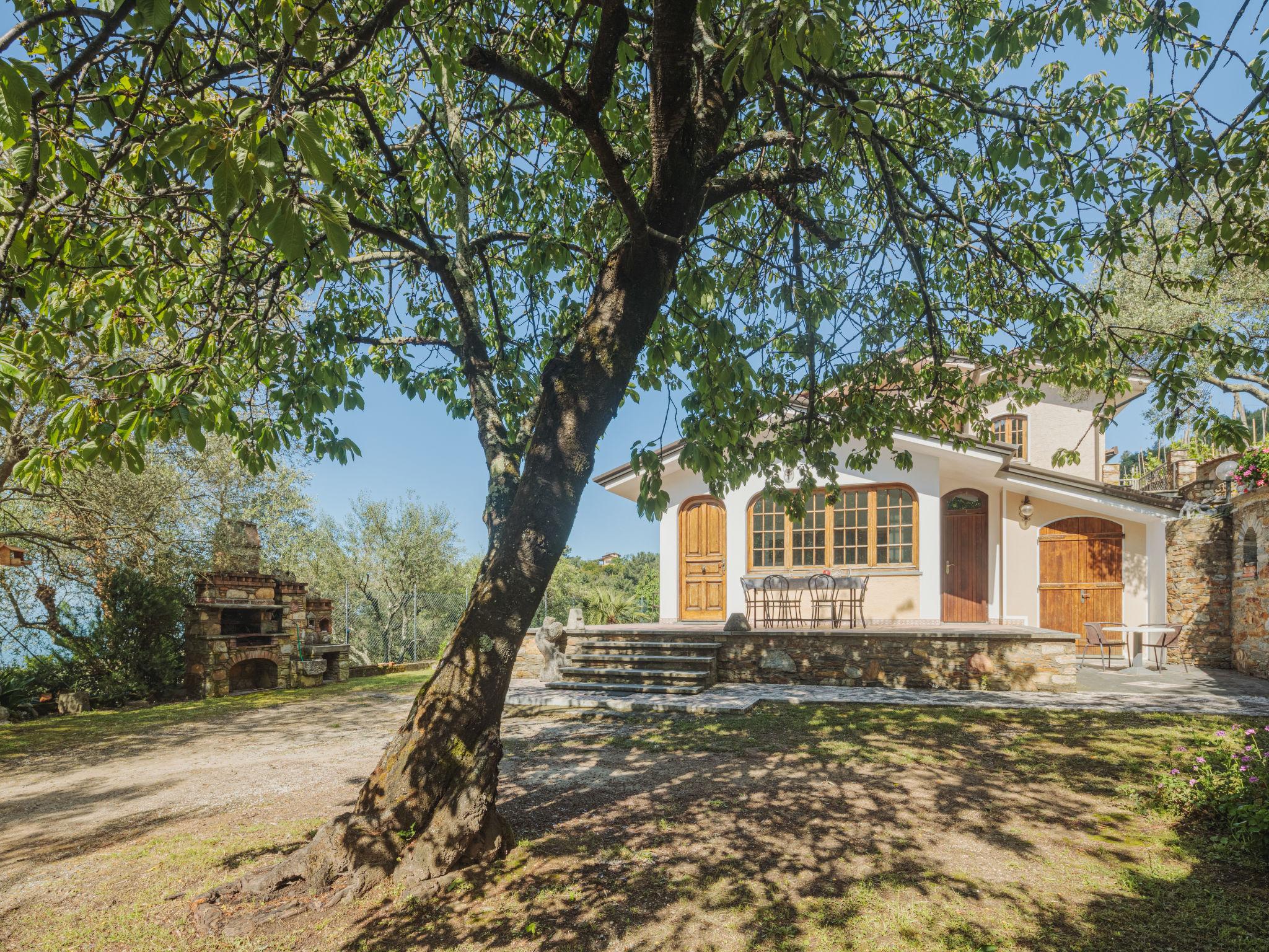 Foto 2 - Casa con 5 camere da letto a Montignoso con giardino e terrazza