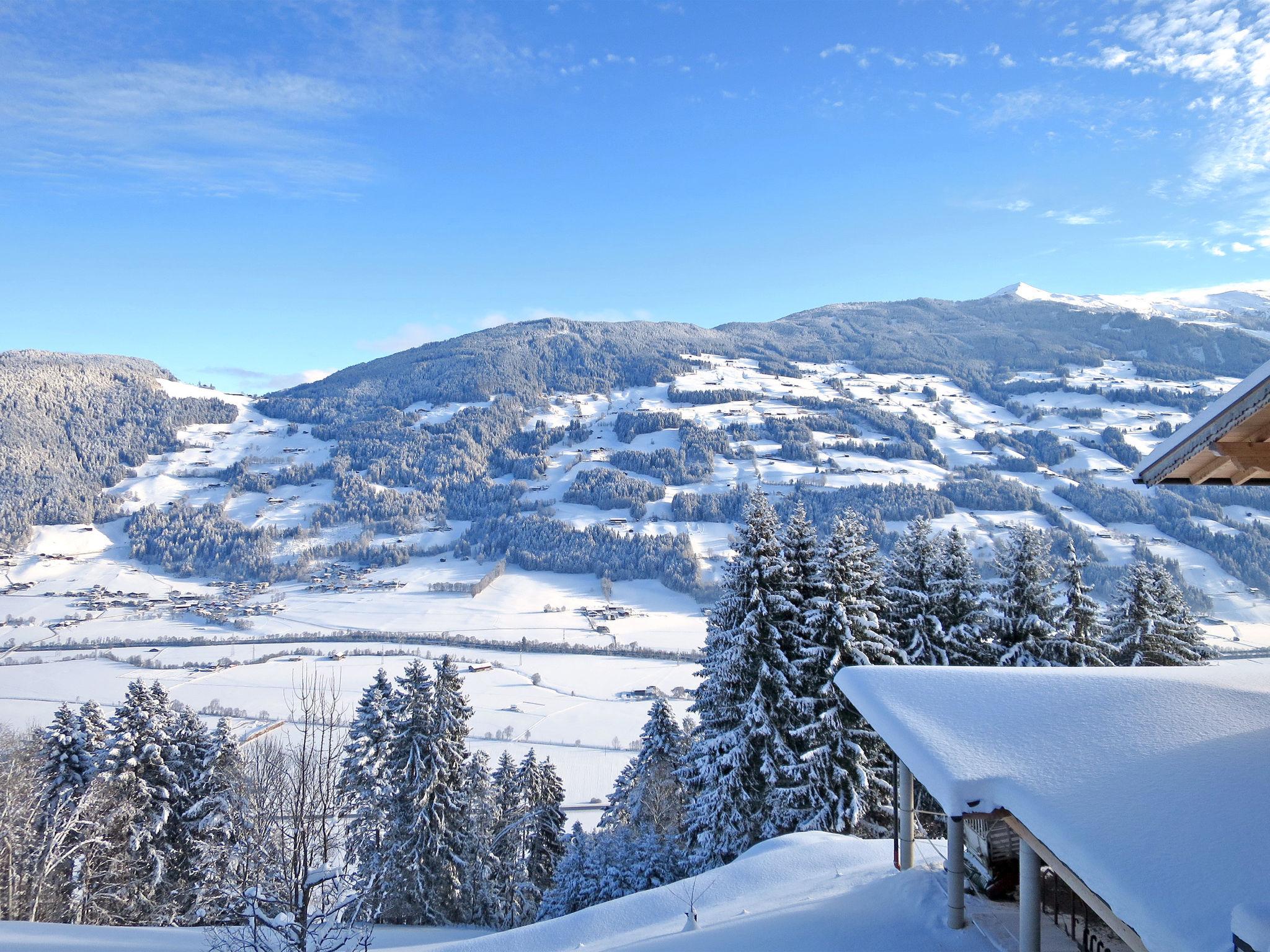 Foto 43 - Appartamento con 6 camere da letto a Schlitters con vista sulle montagne