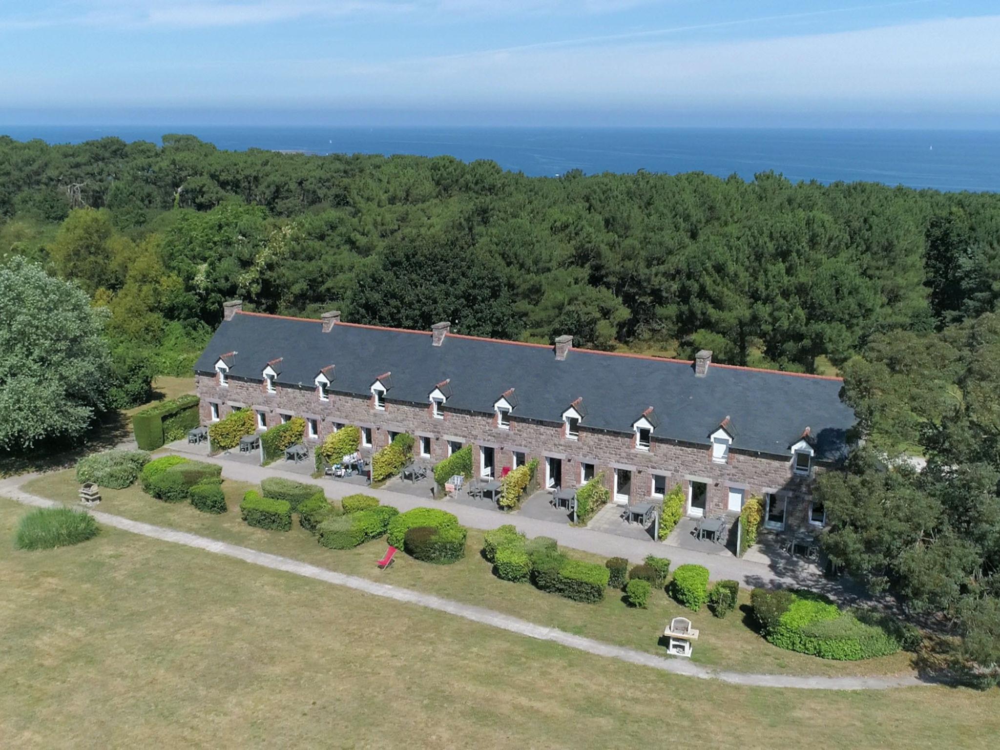 Photo 1 - Maison de 2 chambres à Fréhel avec terrasse et vues à la mer