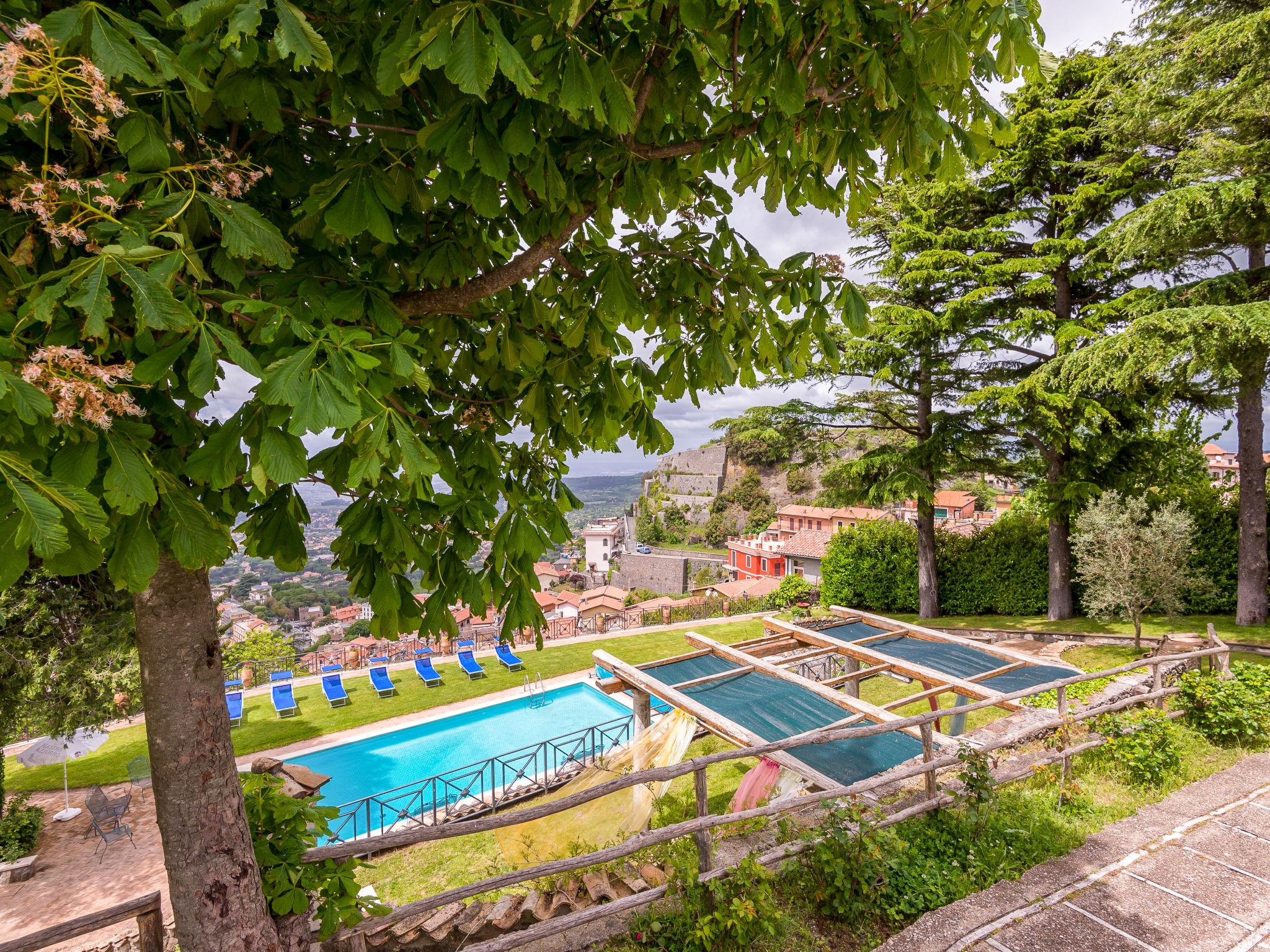 Foto 4 - Casa de 4 habitaciones en Rocca di Papa con piscina privada y jardín