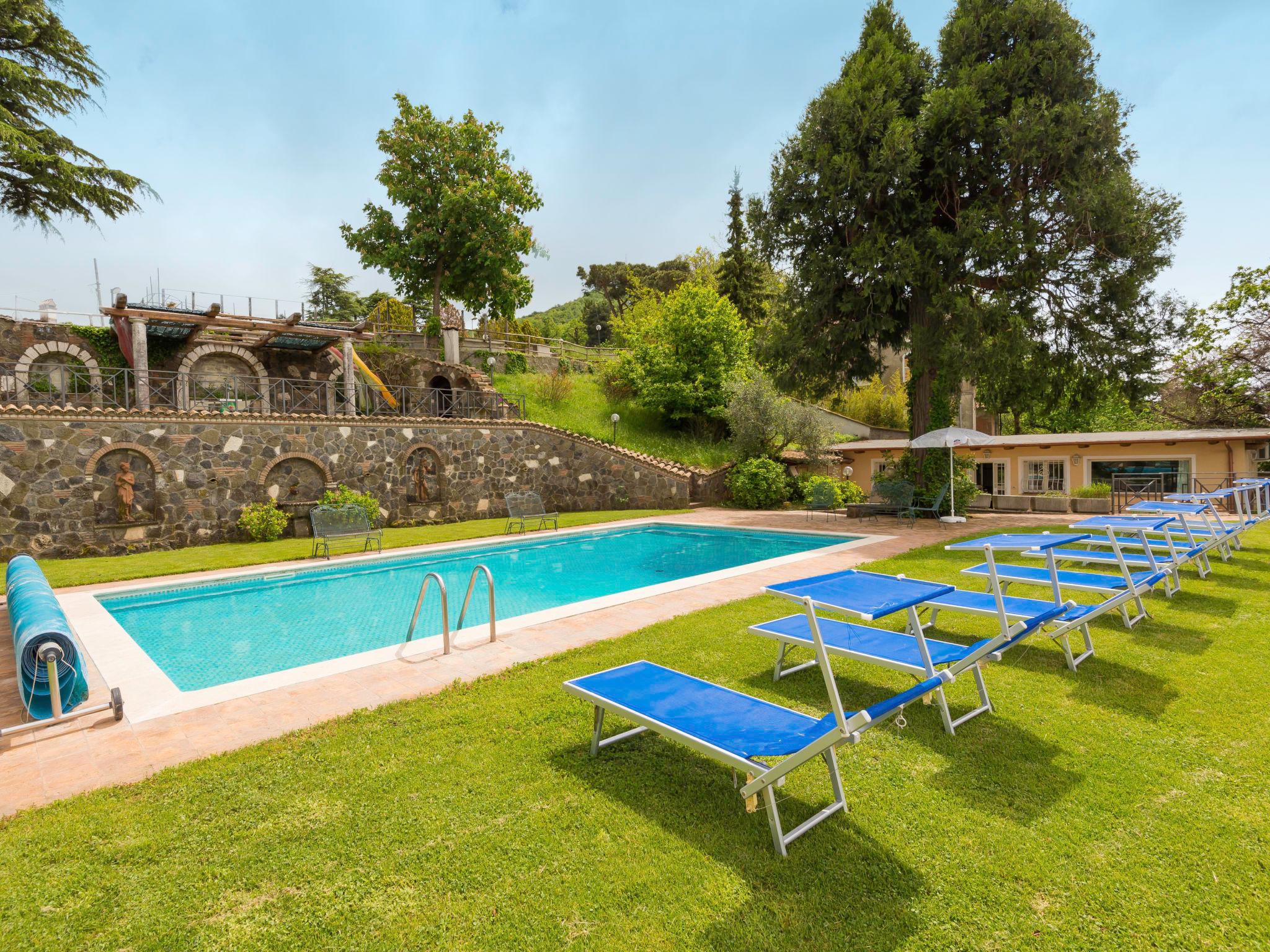 Foto 5 - Casa de 4 quartos em Rocca di Papa com piscina privada e jardim