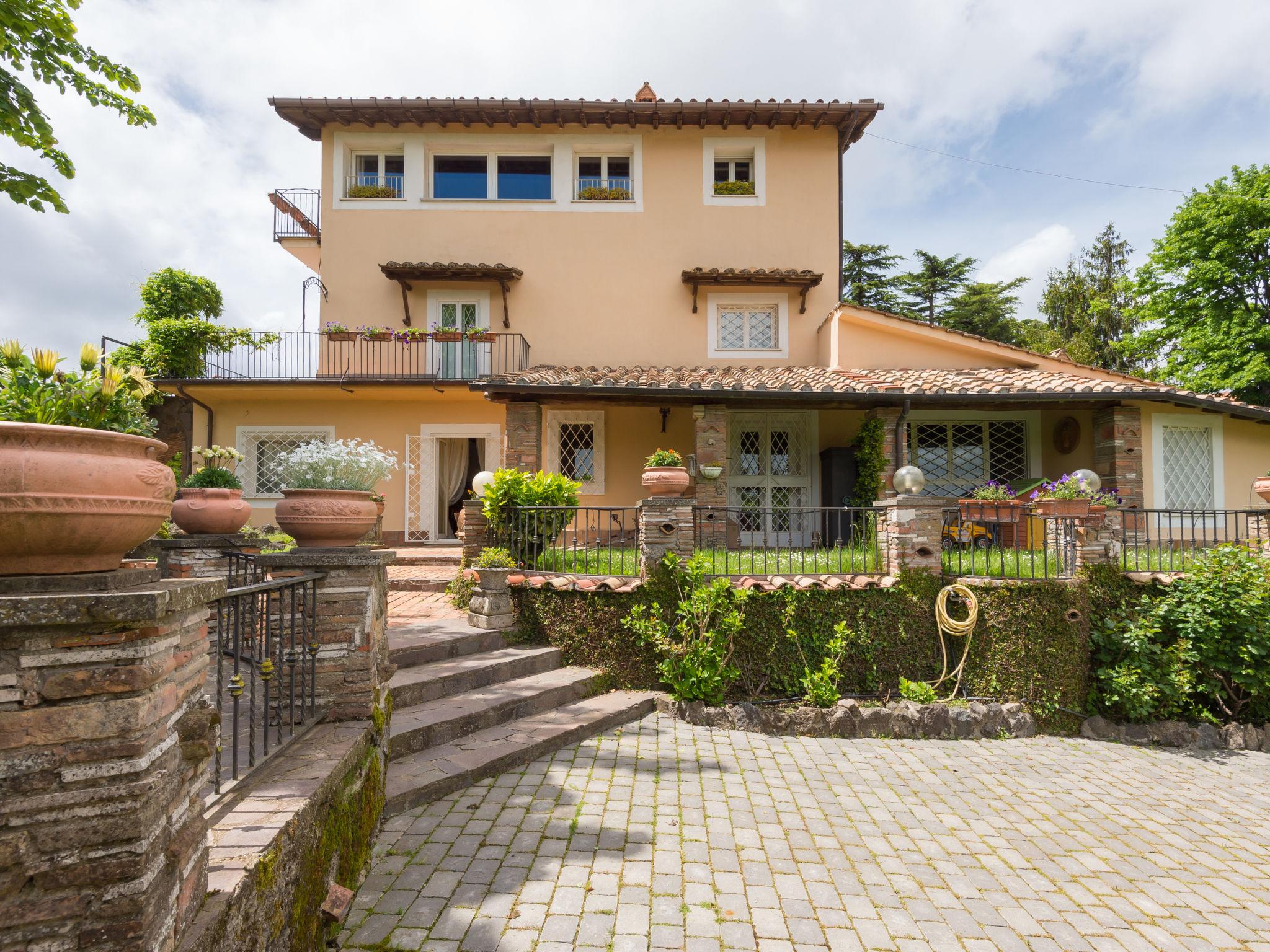 Foto 1 - Casa con 4 camere da letto a Rocca di Papa con piscina privata e giardino