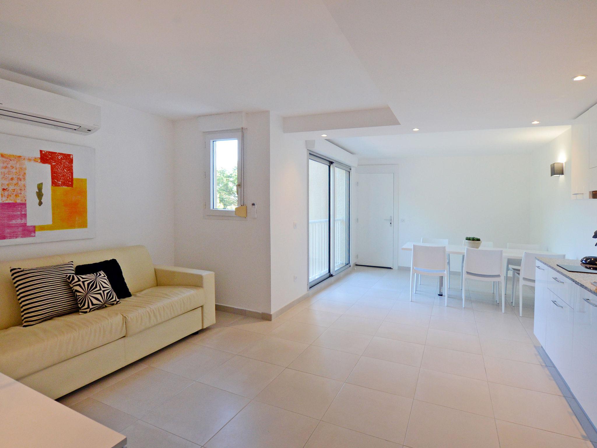 Foto 6 - Apartamento de 2 quartos em Santa-Lucia-di-Moriani com piscina e jardim