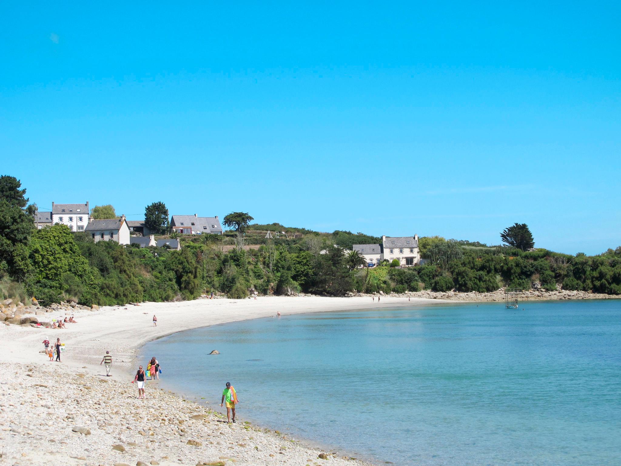 Photo 18 - Maison de 2 chambres à Saint-Pol-de-Léon avec piscine et vues à la mer