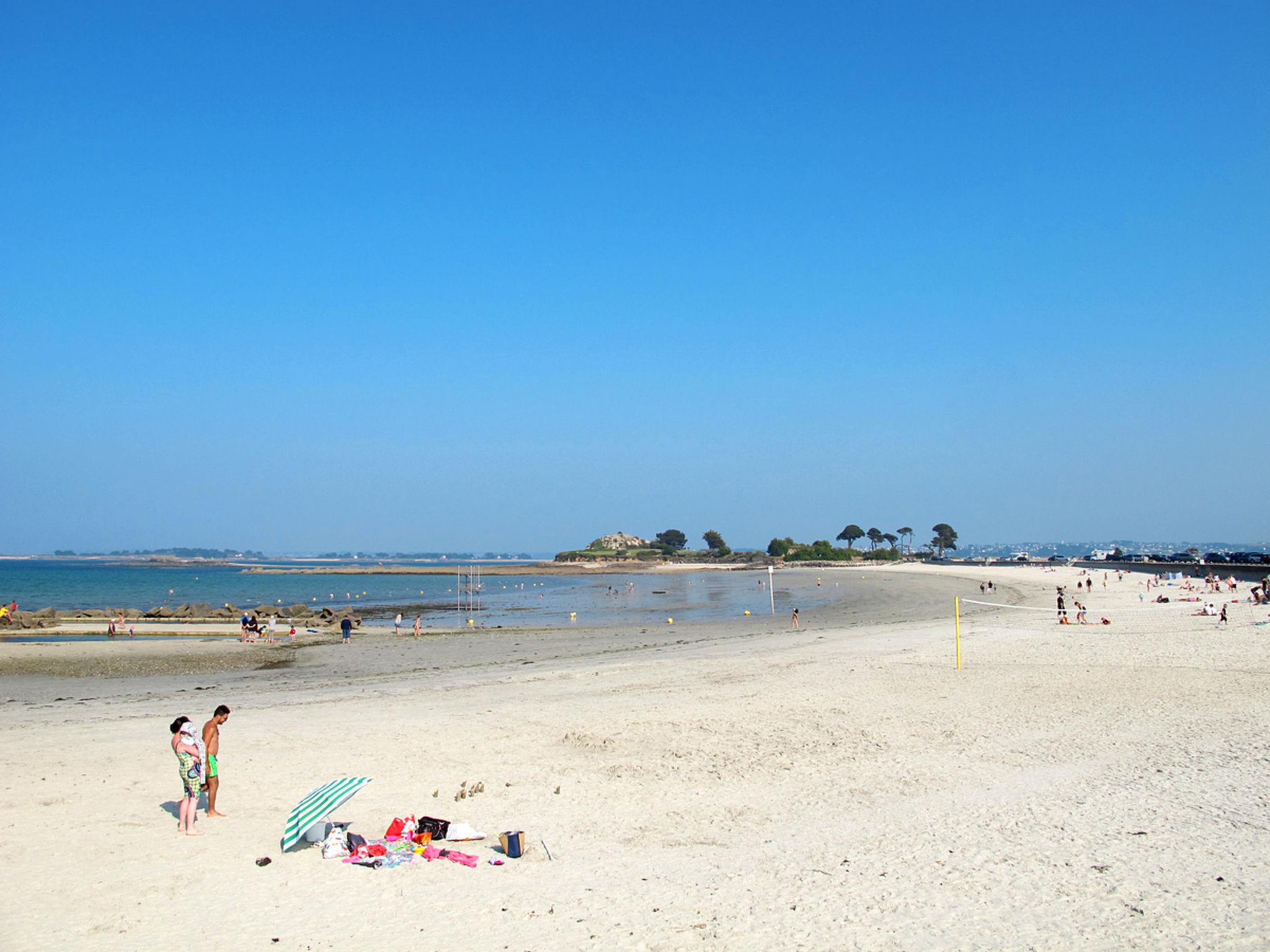 Photo 16 - Maison de 2 chambres à Saint-Pol-de-Léon avec piscine et vues à la mer