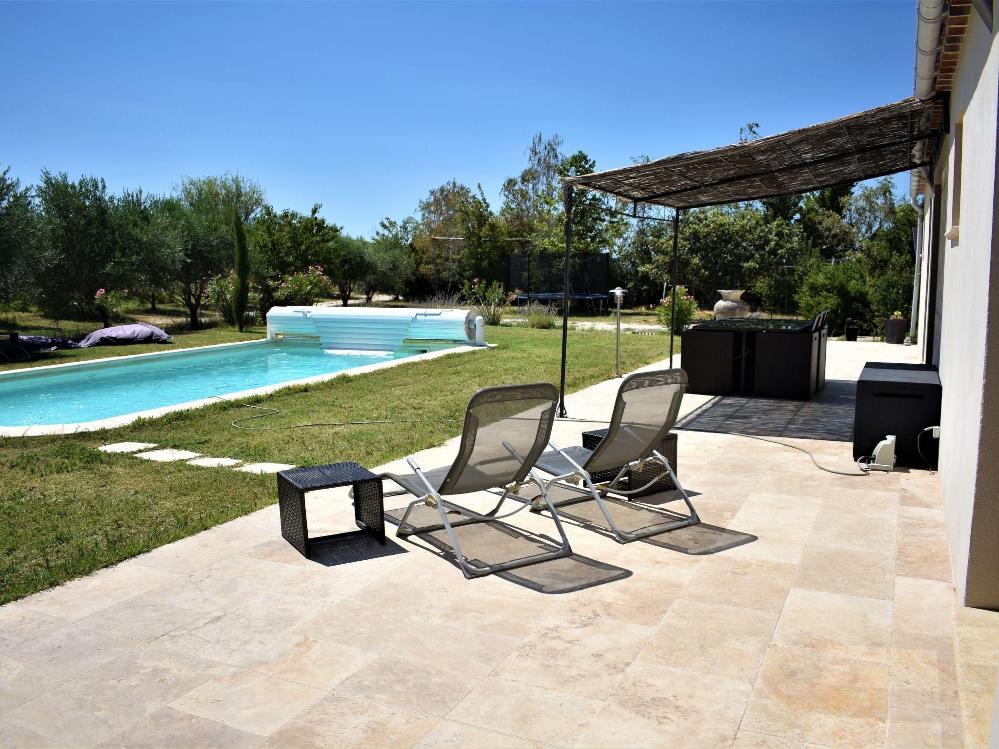 Photo 2 - Maison de 3 chambres à Saint-Didier avec piscine privée et jardin