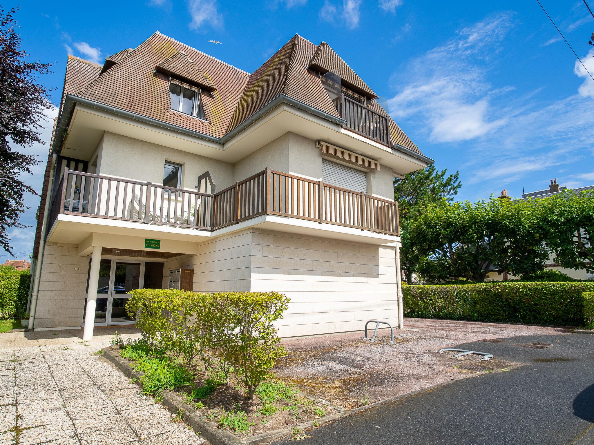 Foto 15 - Appartamento con 1 camera da letto a Cabourg con vista mare