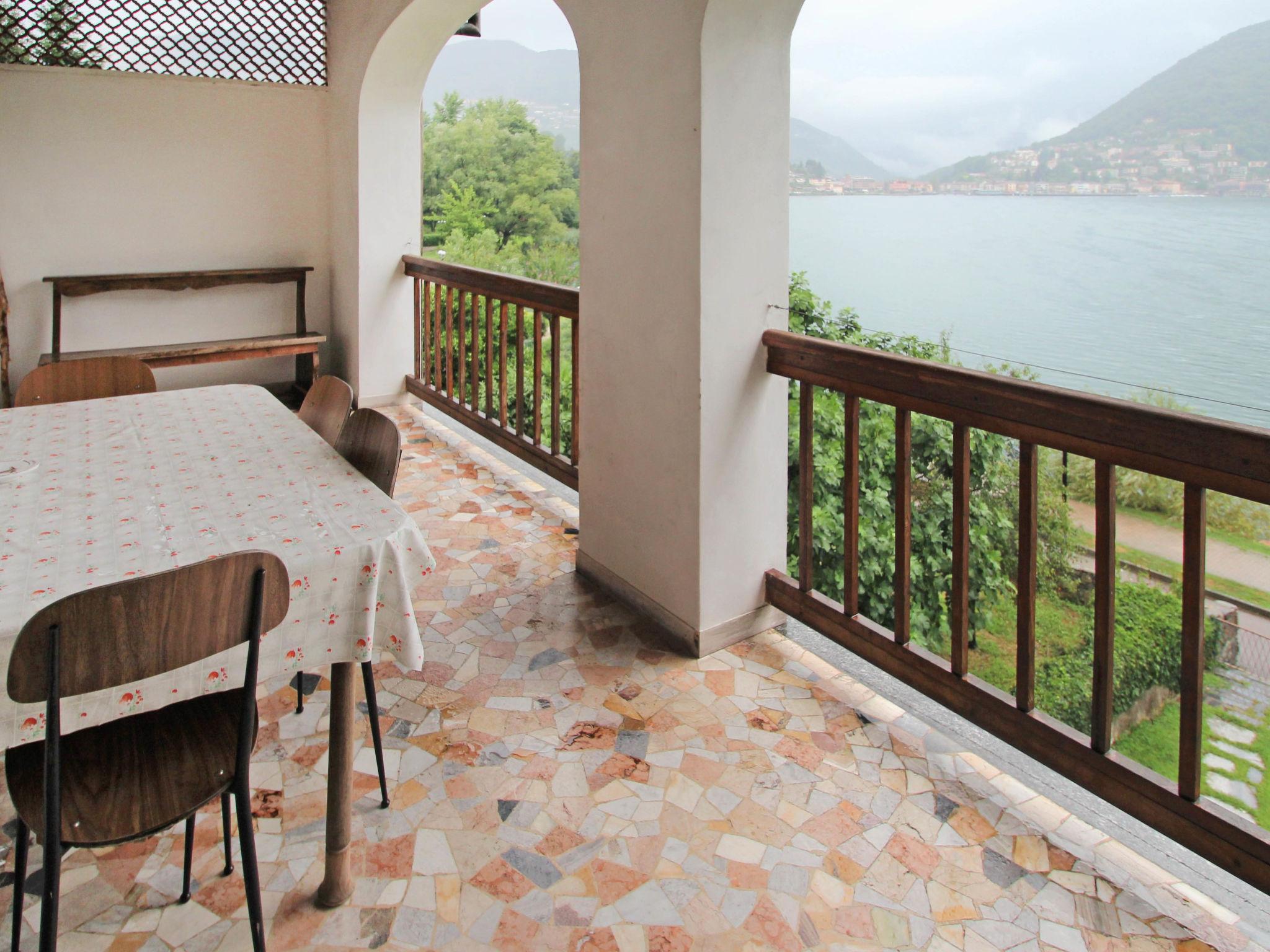 Photo 3 - 2 bedroom Apartment in Lavena Ponte Tresa with garden and terrace