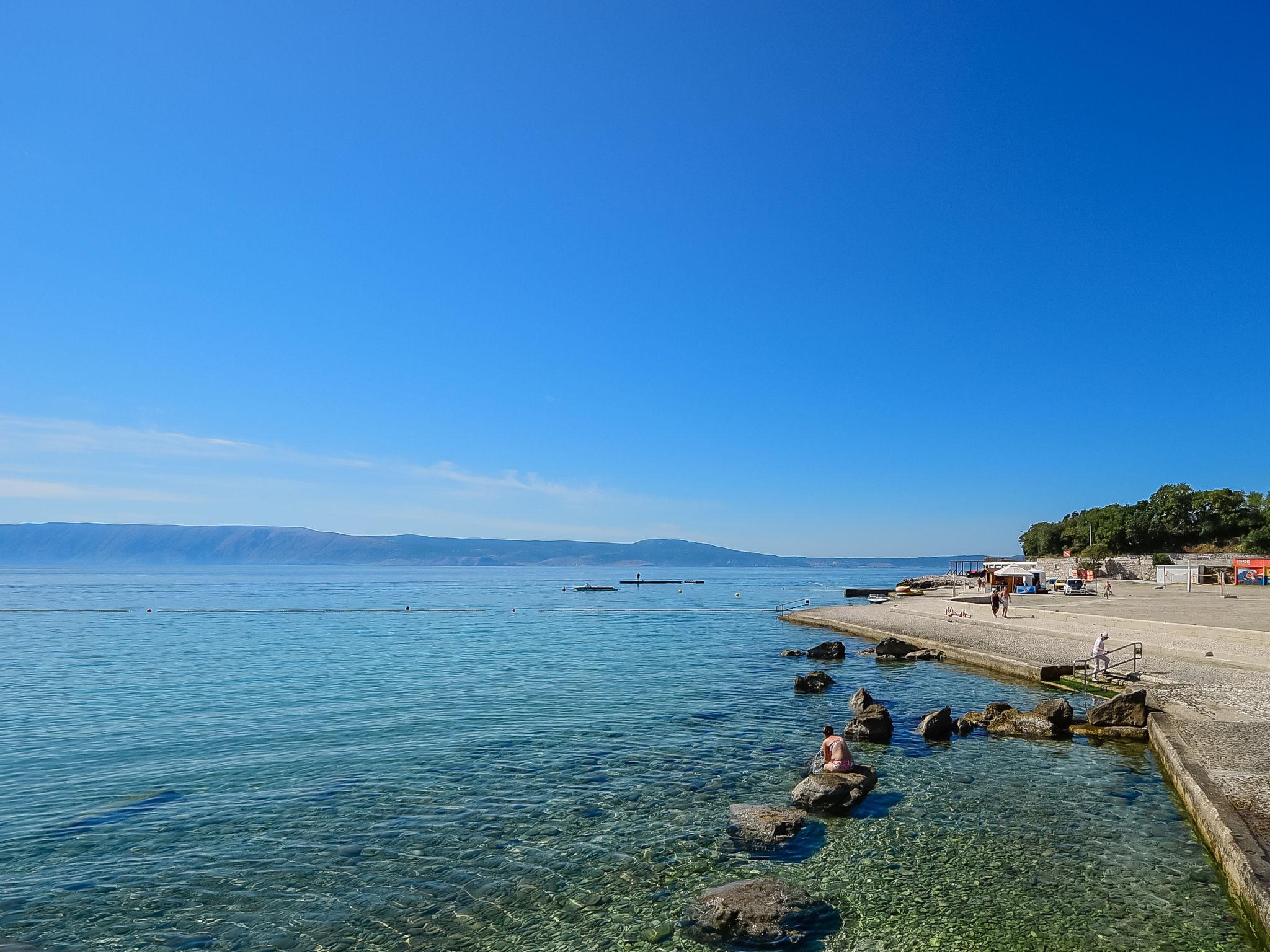 Foto 17 - Appartamento con 1 camera da letto a Novi Vinodolski con terrazza e vista mare