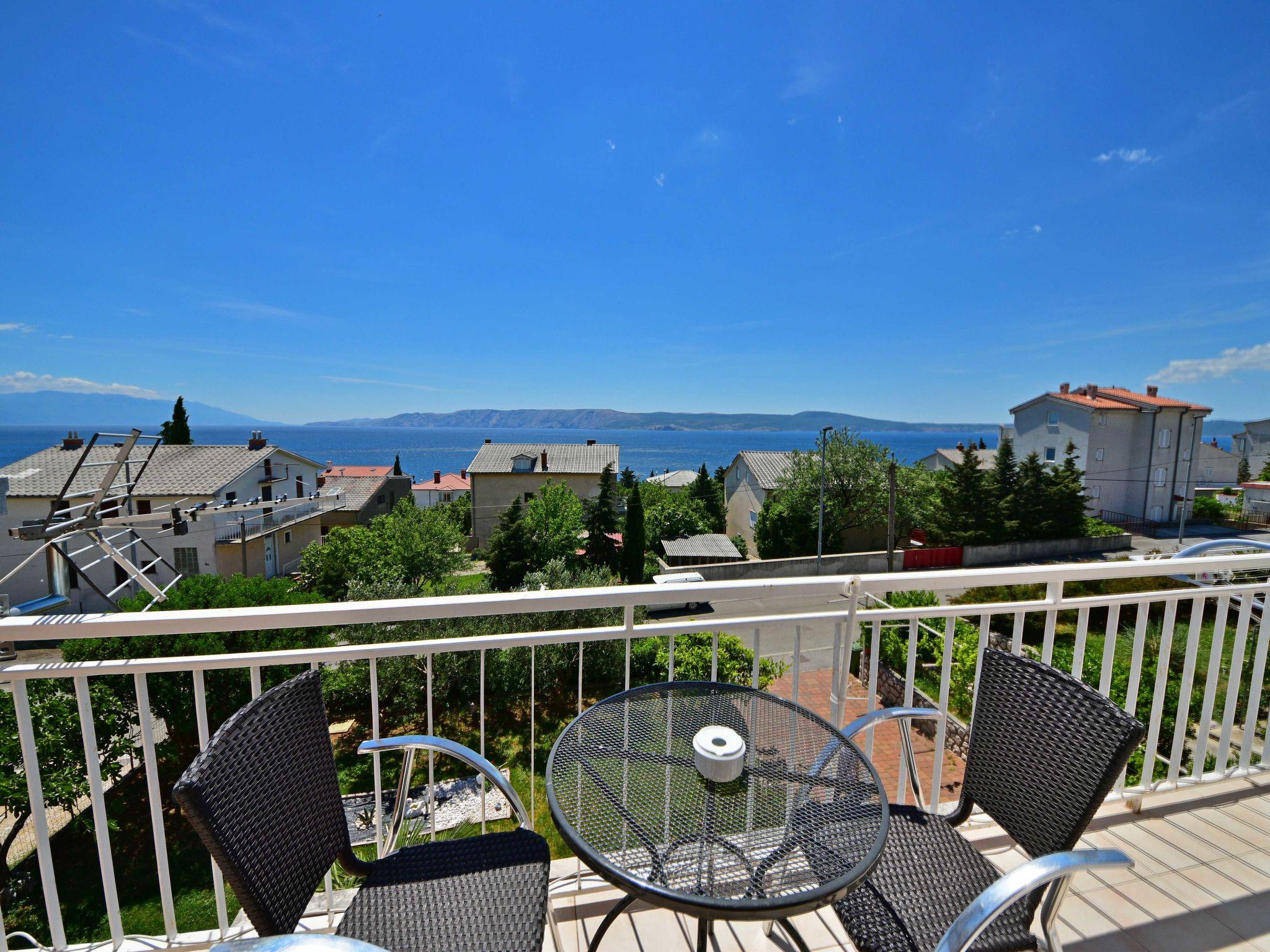 Photo 2 - Appartement de 3 chambres à Novi Vinodolski avec terrasse et vues à la mer
