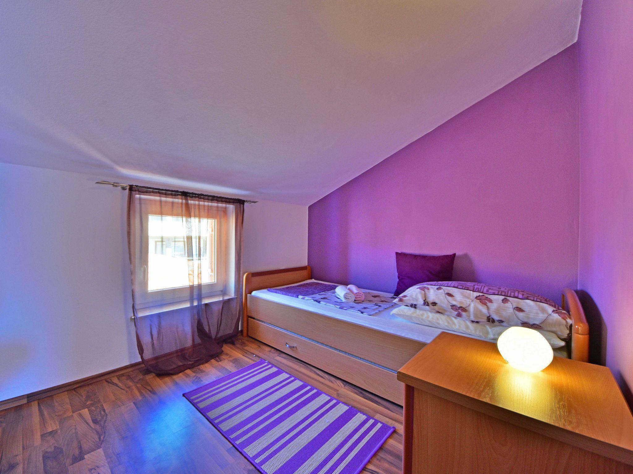 Photo 12 - 3 bedroom Apartment in Novi Vinodolski with garden and terrace