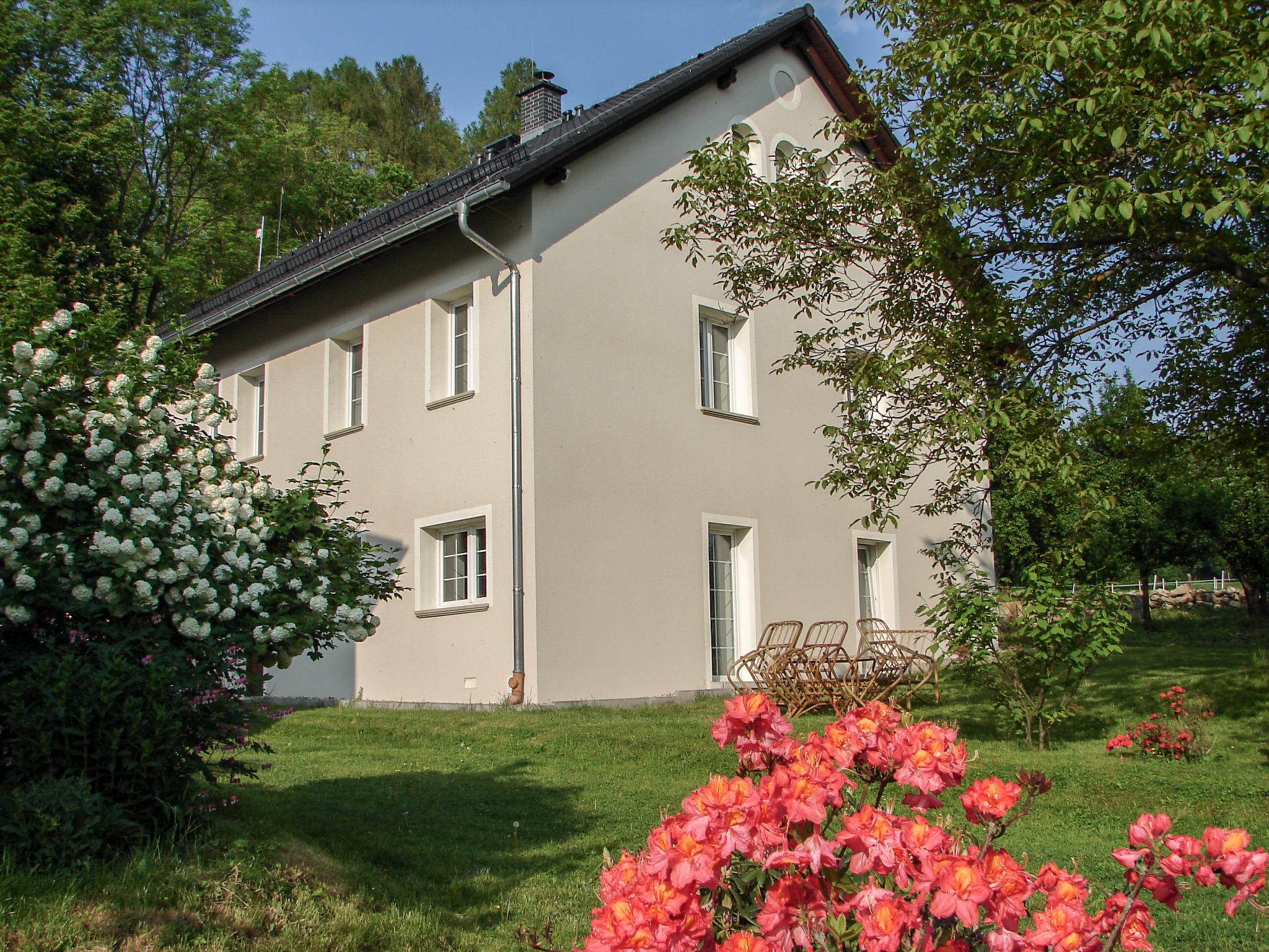 Foto 1 - Casa de 2 habitaciones en Lubomierz con piscina privada y jardín