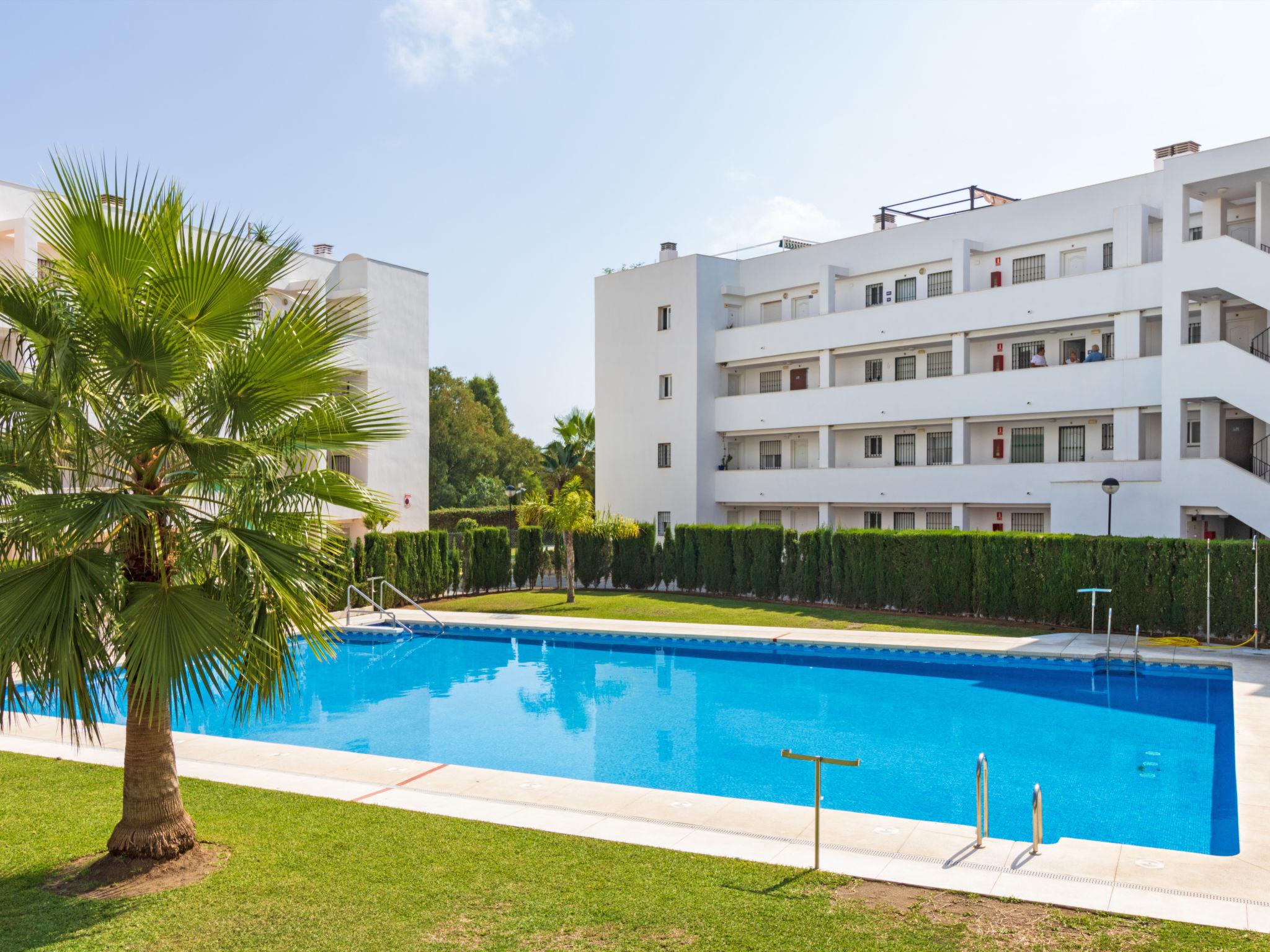 Foto 15 - Appartamento con 2 camere da letto a Mijas con piscina e vista mare