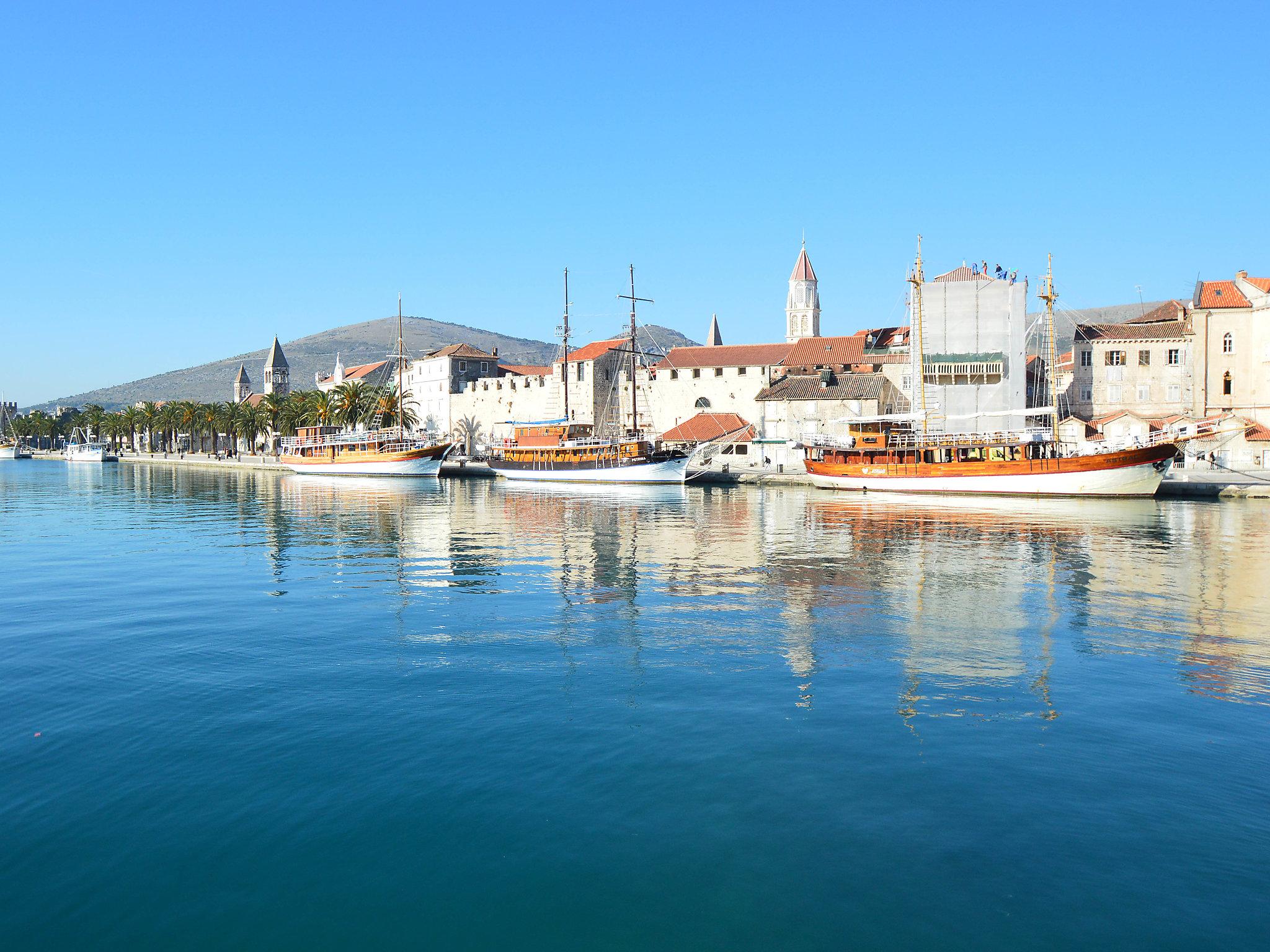 Photo 5 - Appartement de 2 chambres à Split avec jardin et vues à la mer